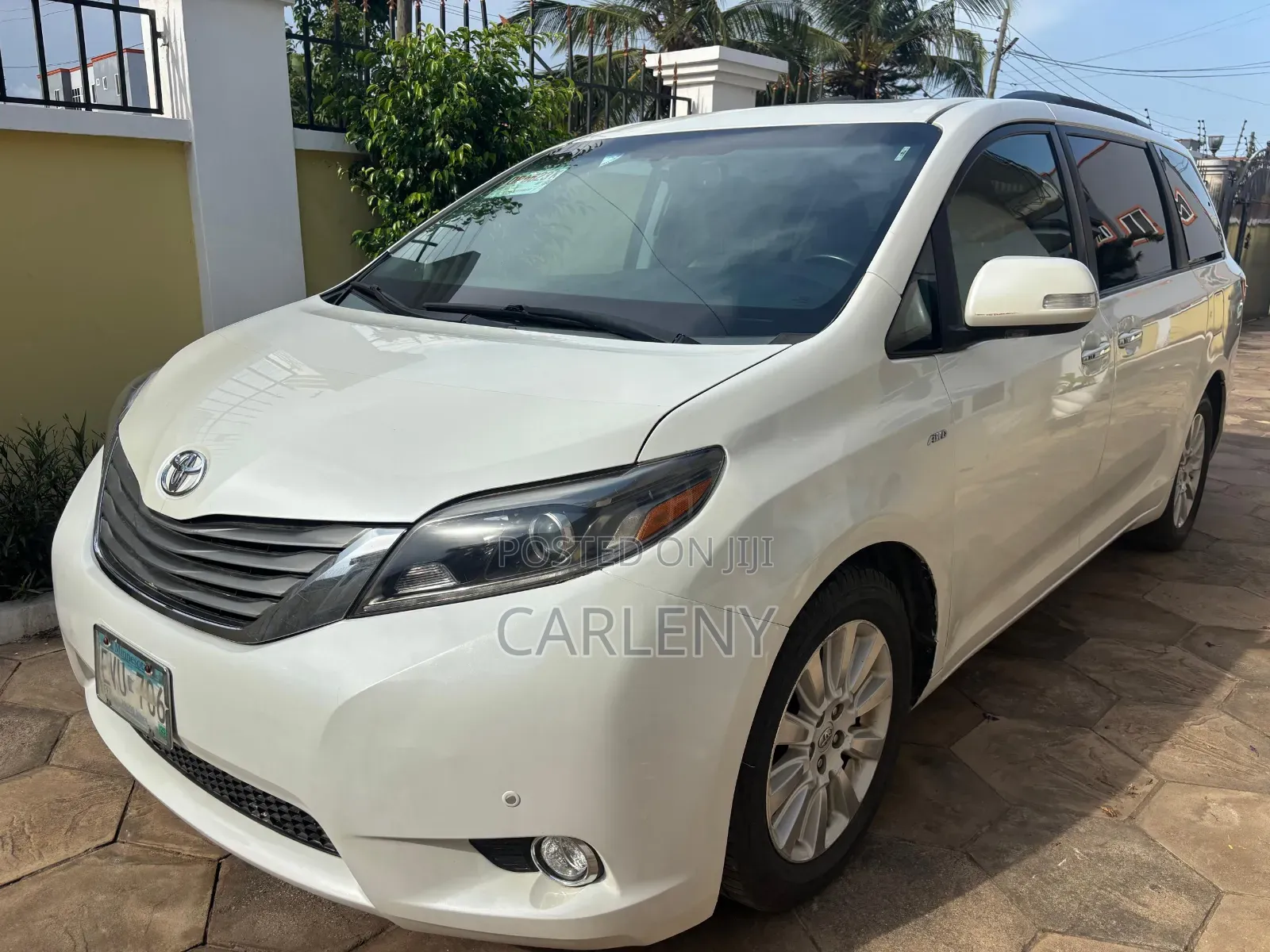 Toyota Sienna 2015 Pearl