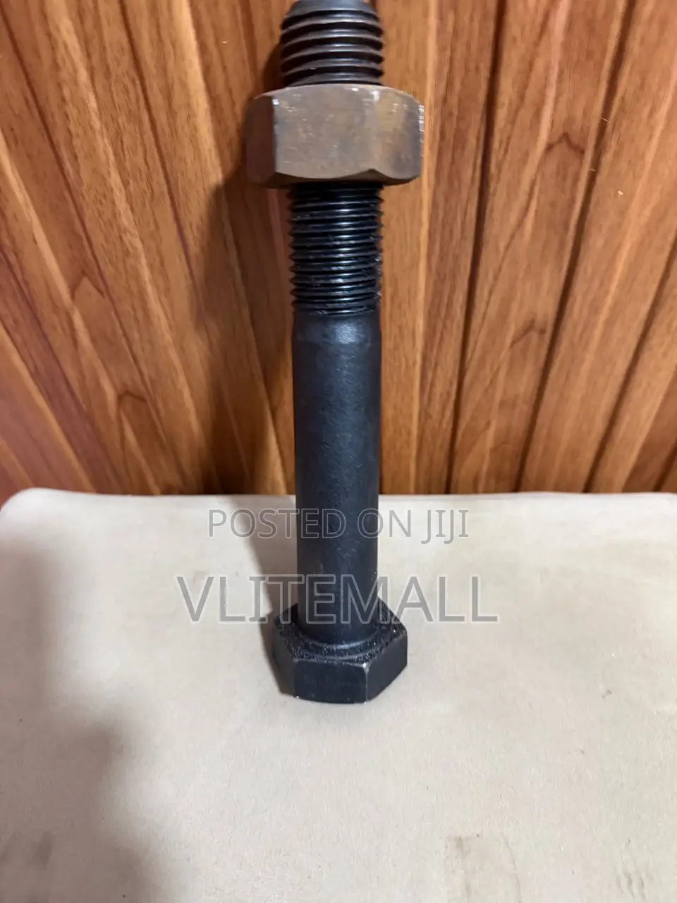 M24 Heavy-Duty Bolt and Nut Set.