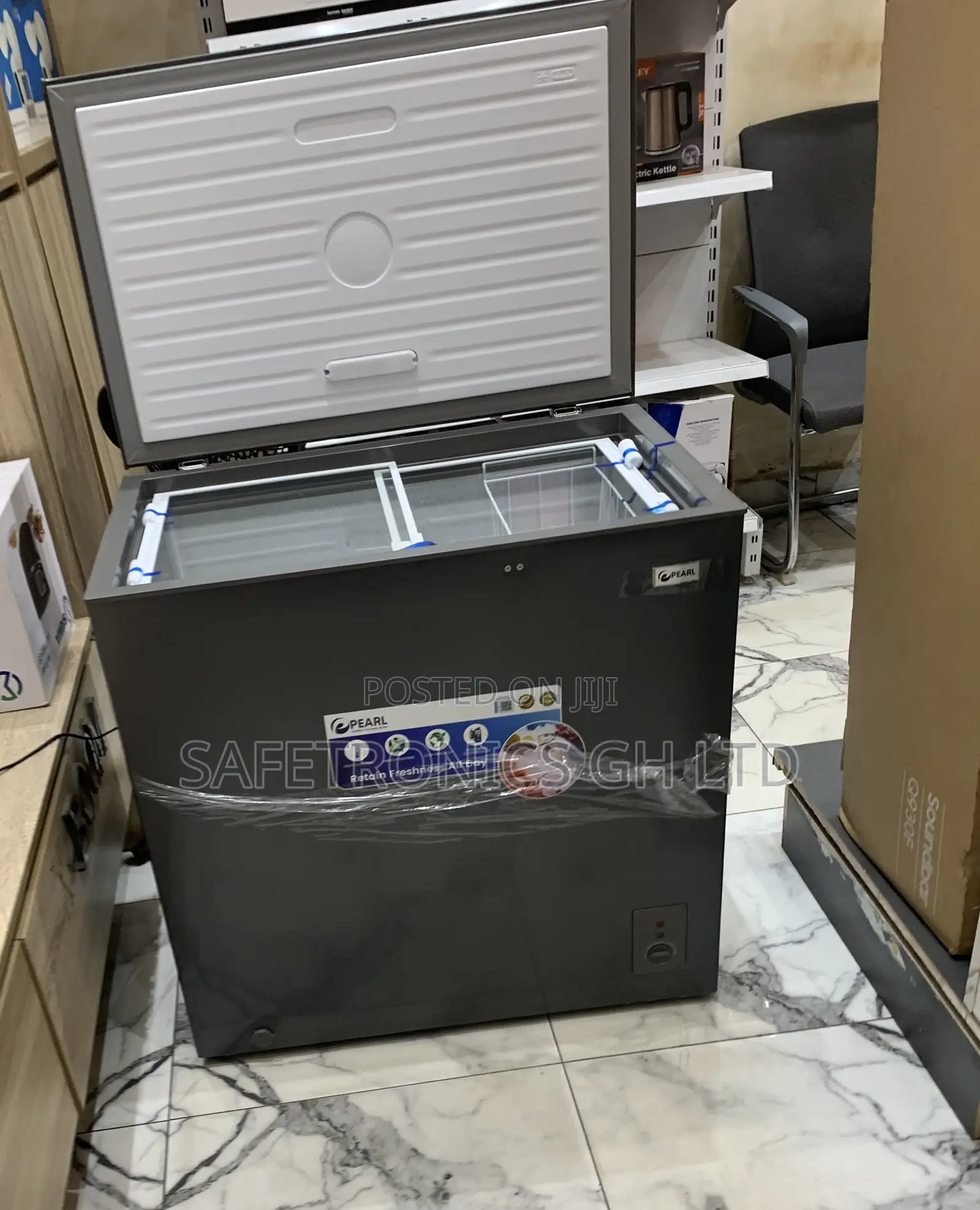 Fast Cooling Pearl PCF-2620-13m 199-Litre Single-Door Chest Freezer