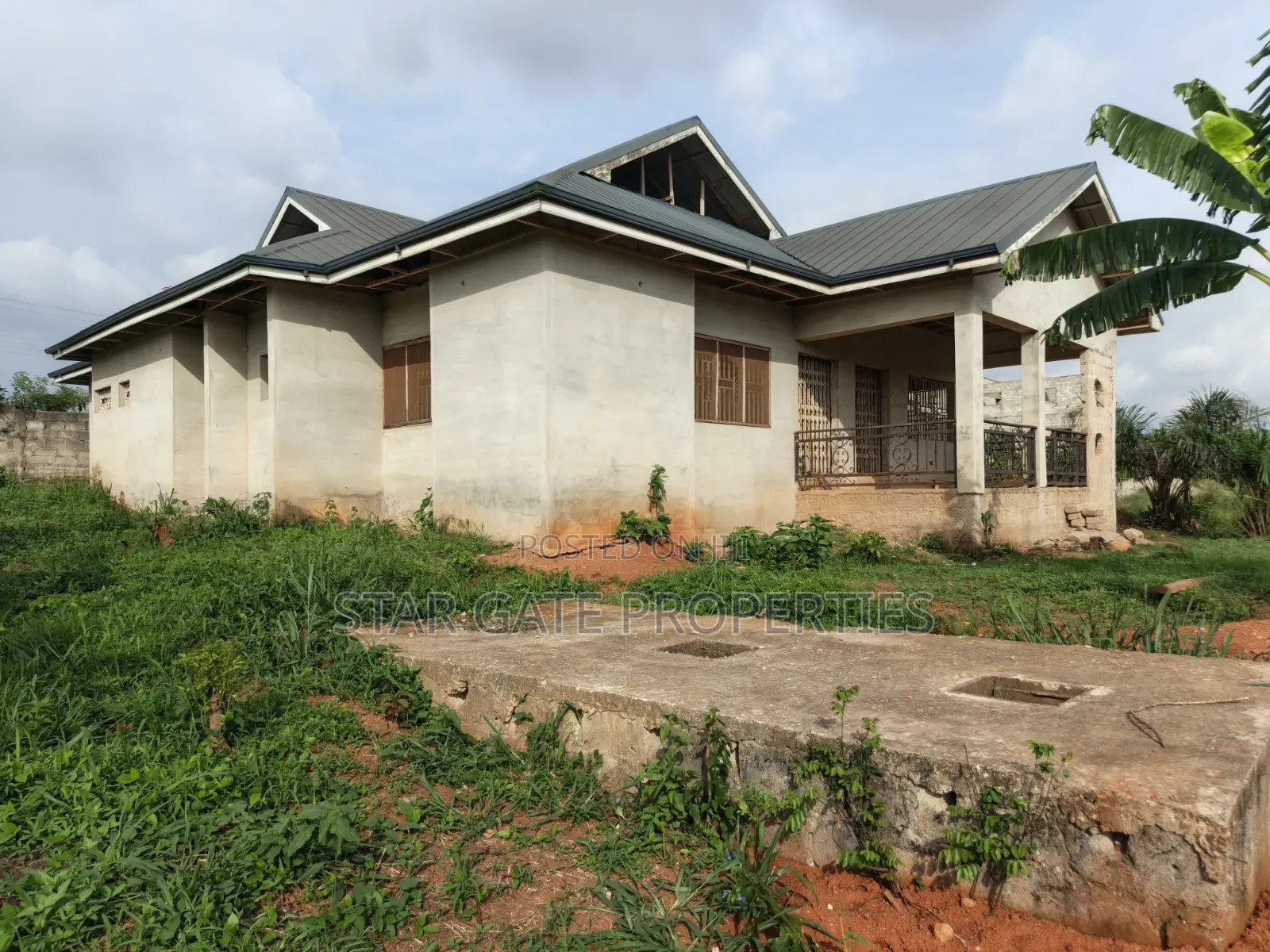 4bdrm House in Adankwaame, Kumasi Metropolitan for sale