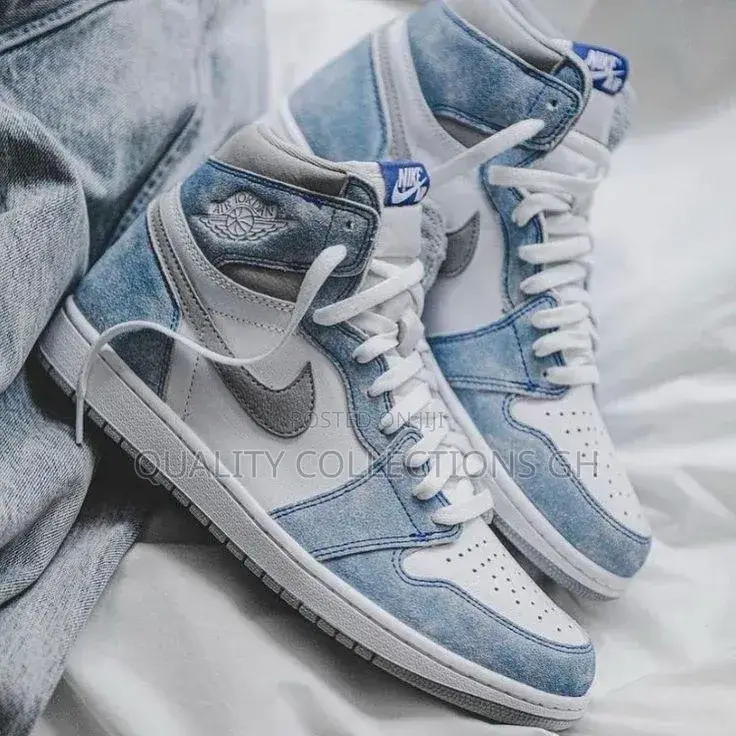 Air Jordan 1 Sneakers in Colours