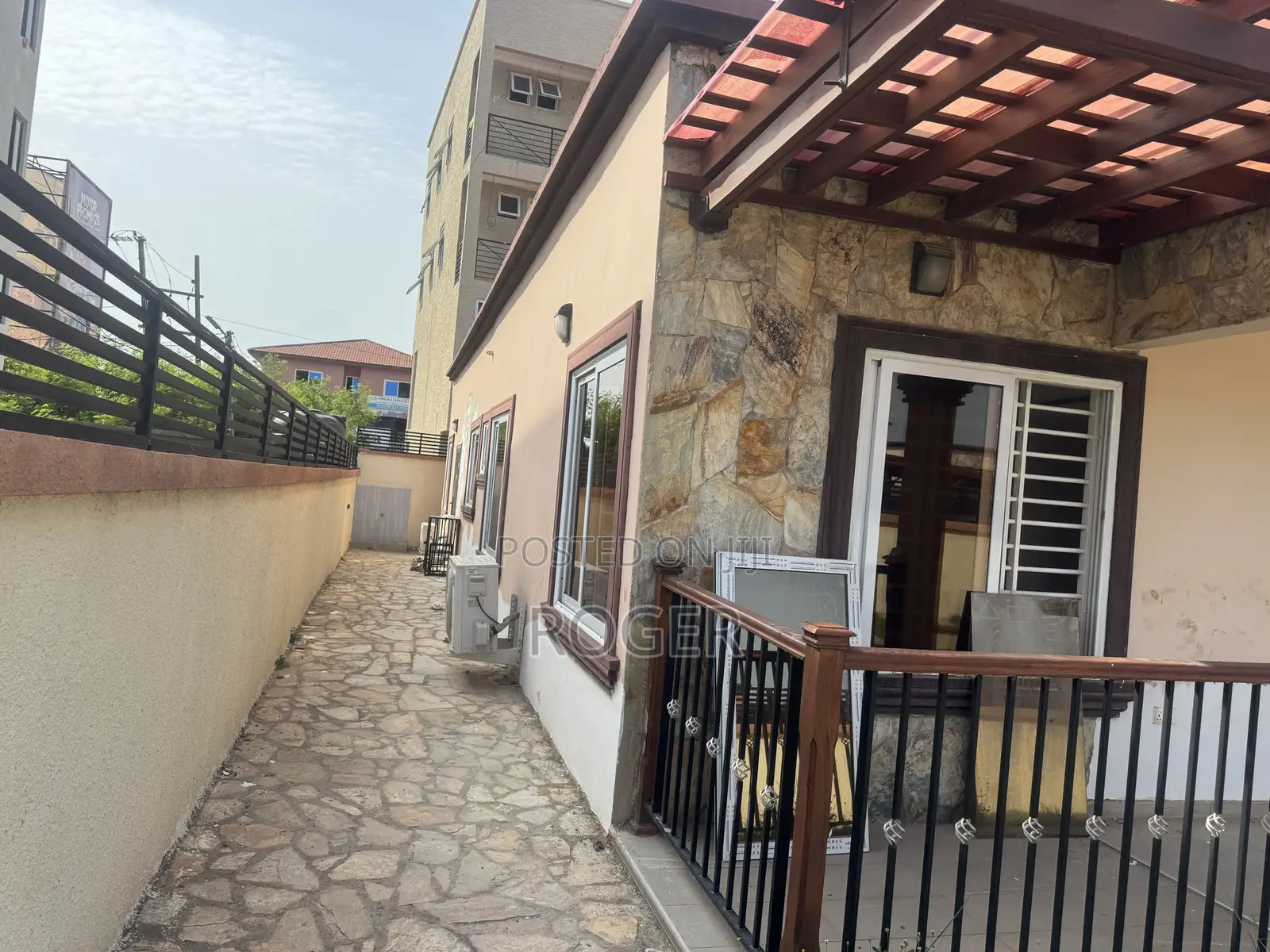 3bdrm House in Achimota Mile 7 for rent