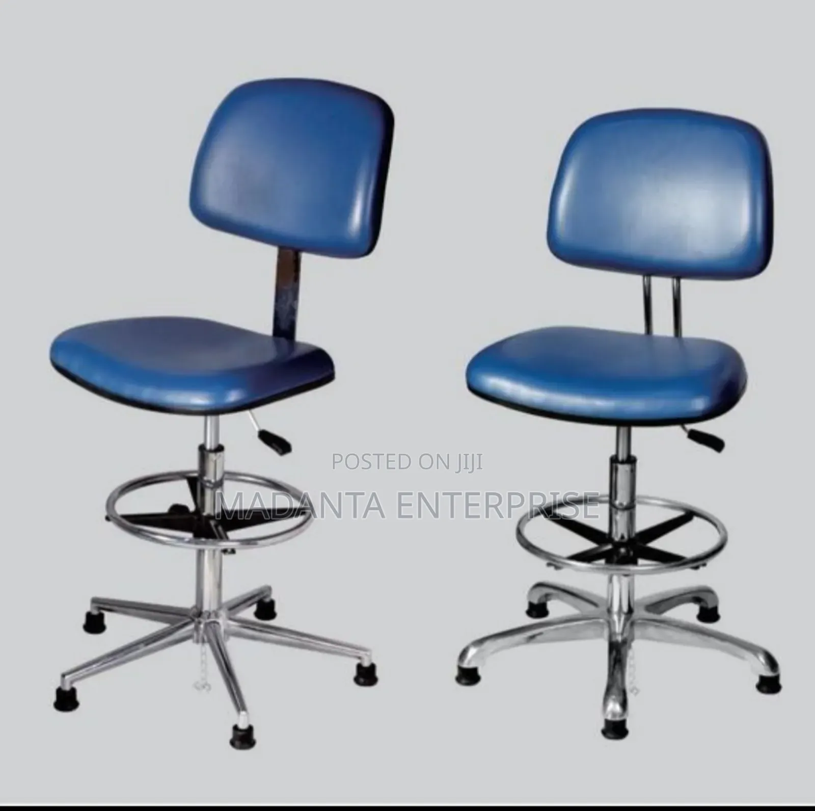Theater Lab Stool With Backrest