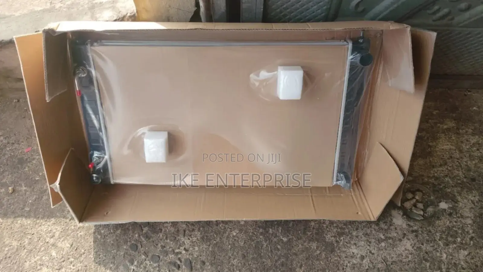 Nissan Quest Radiator Water Tank 2016