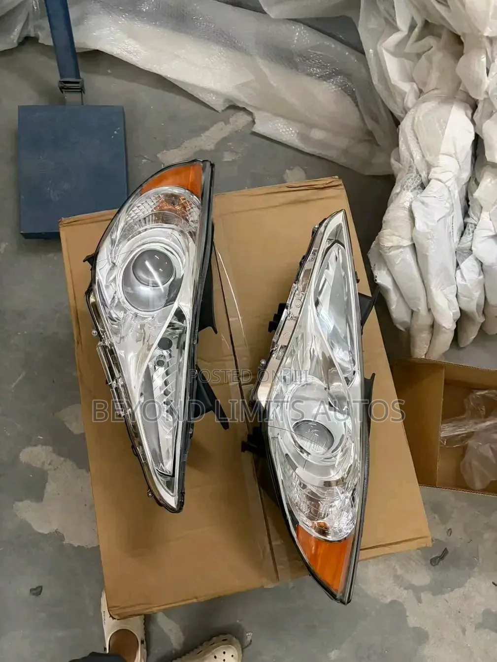 Hyundai Sonata 2011,2012,2013 Headlight Pair