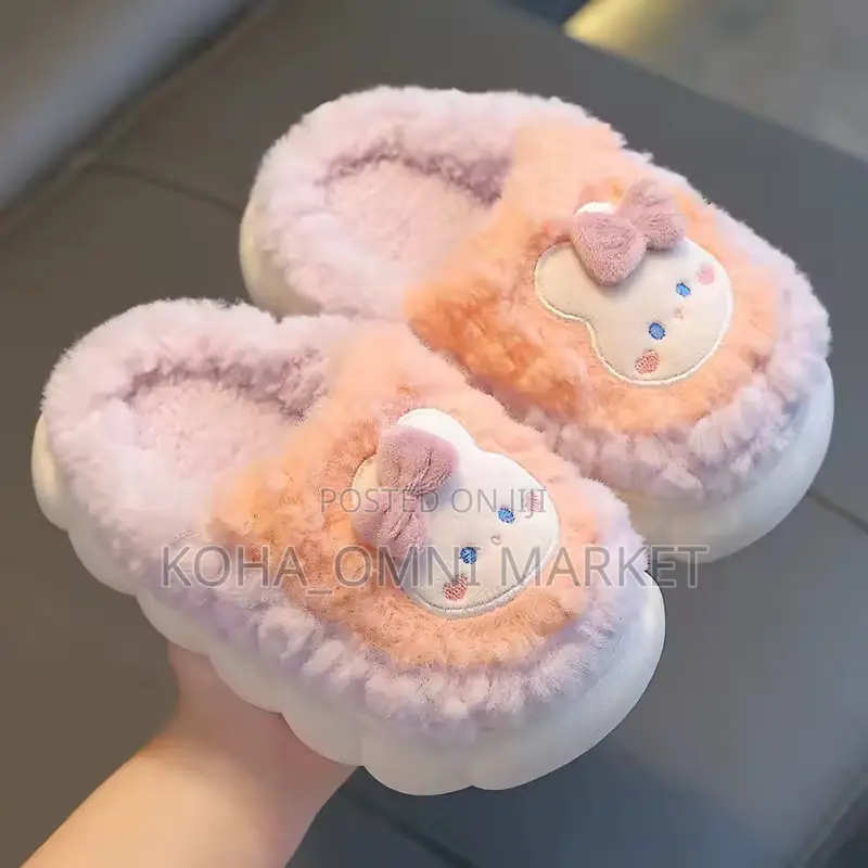 Kids’ Fluffy Bedroom Slides