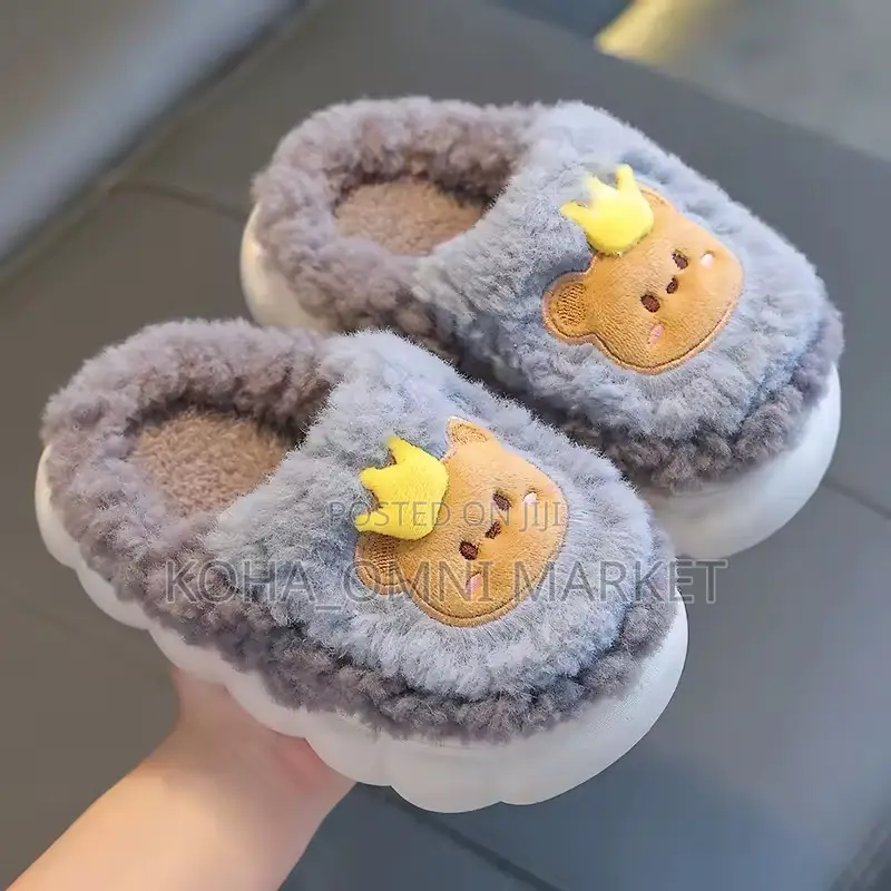 Kids’ Fluffy Bedroom Slides
