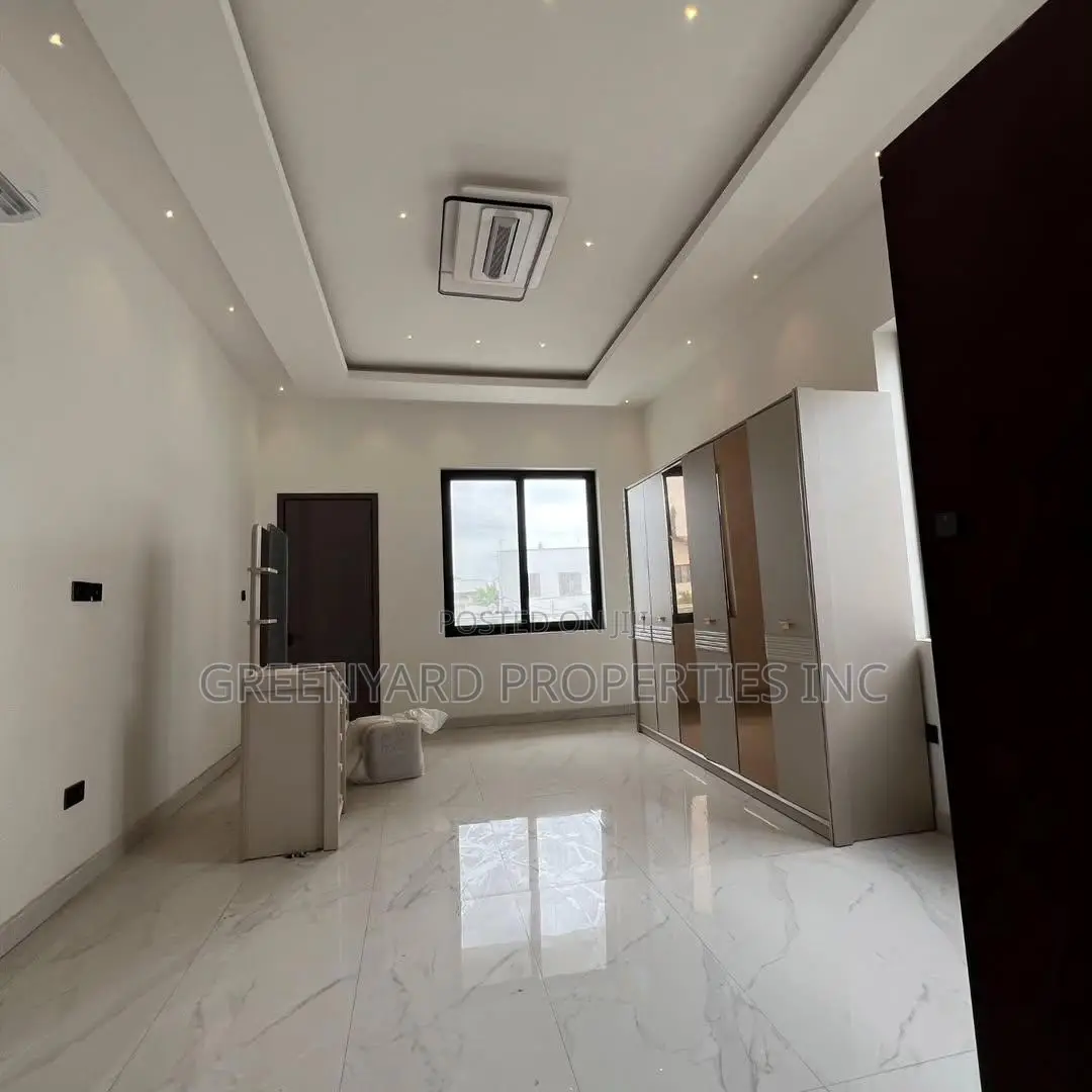 4bdrm House in A&C Mall, East Legon for sale