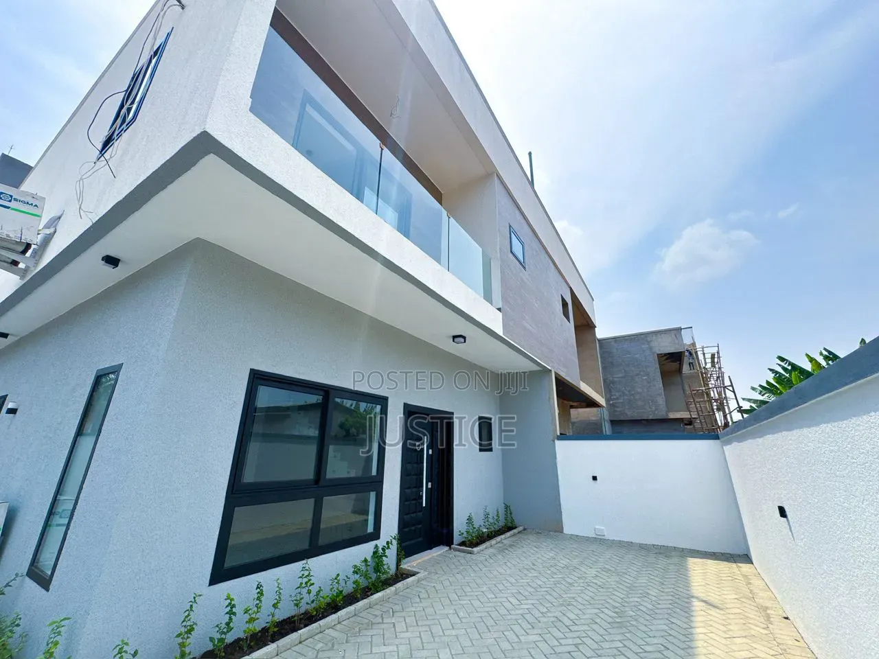 3bdrm House in Adenta, SSNIT Flats for sale