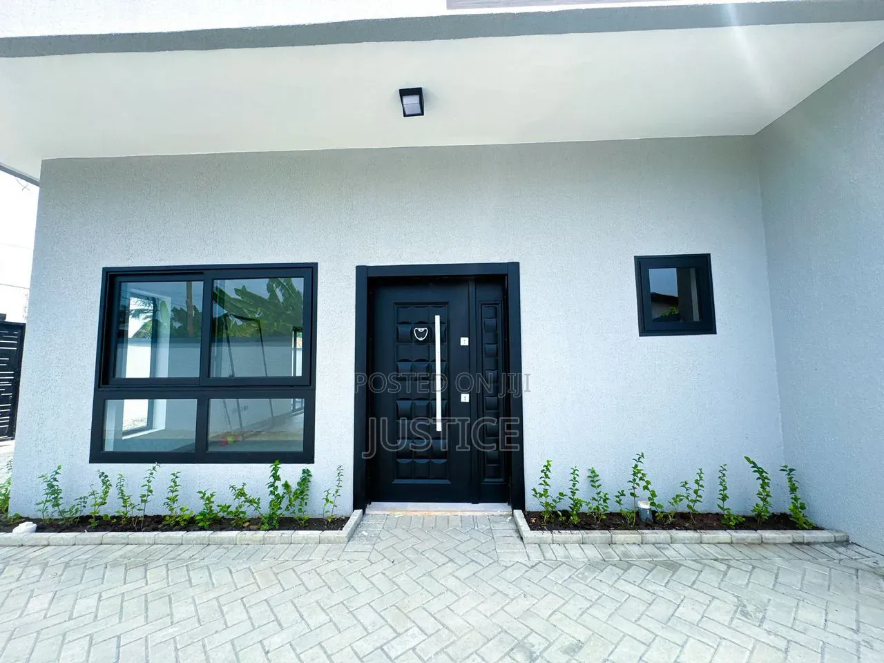 3bdrm House in Adenta, SSNIT Flats for sale