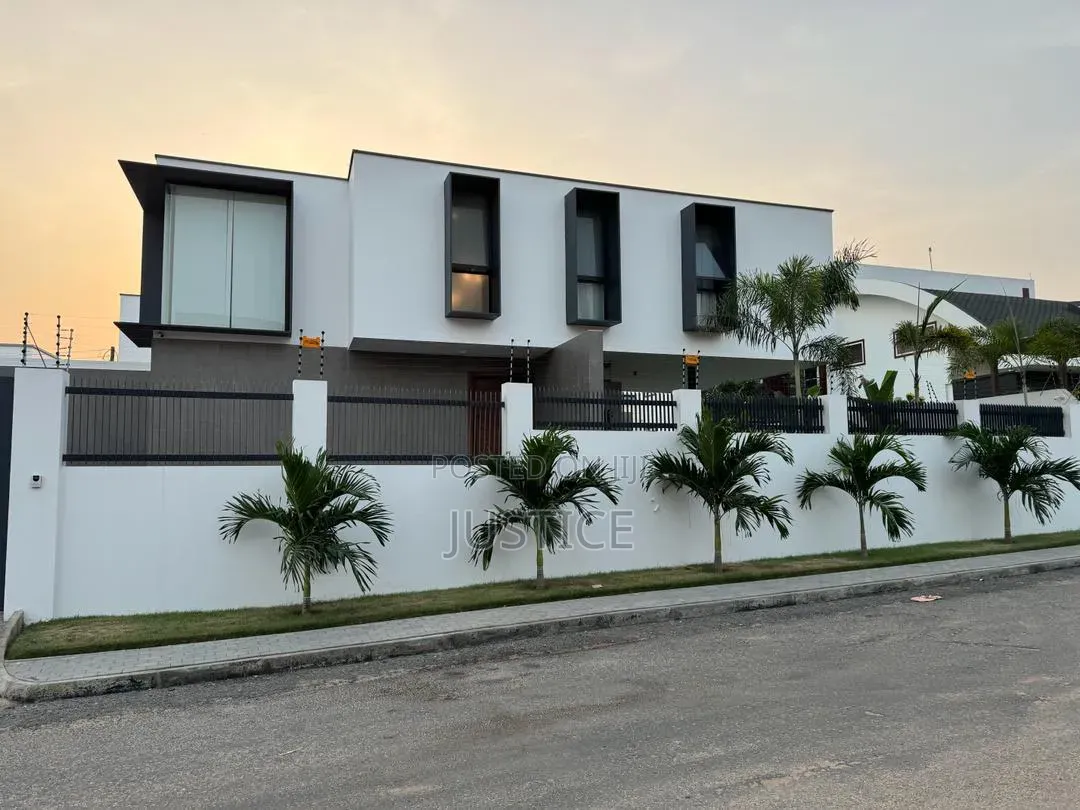 4bdrm Mansion in Airport Hills Estate for sale