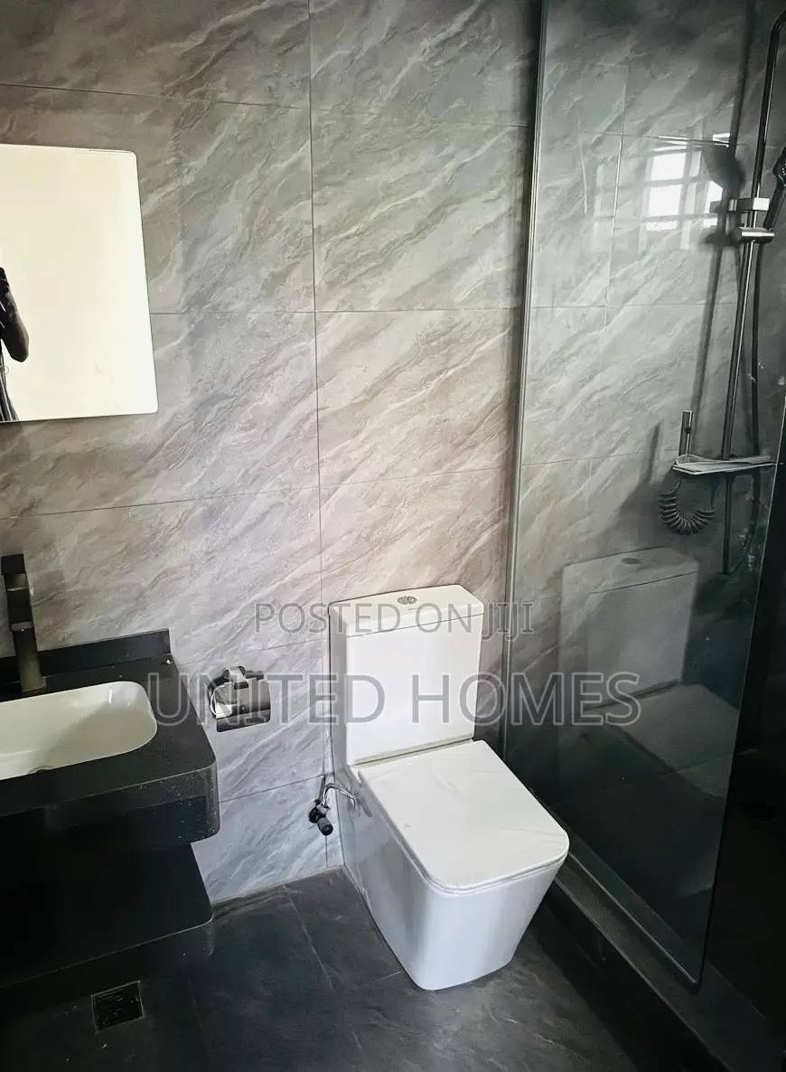 3bdrm House in Achimota for sale