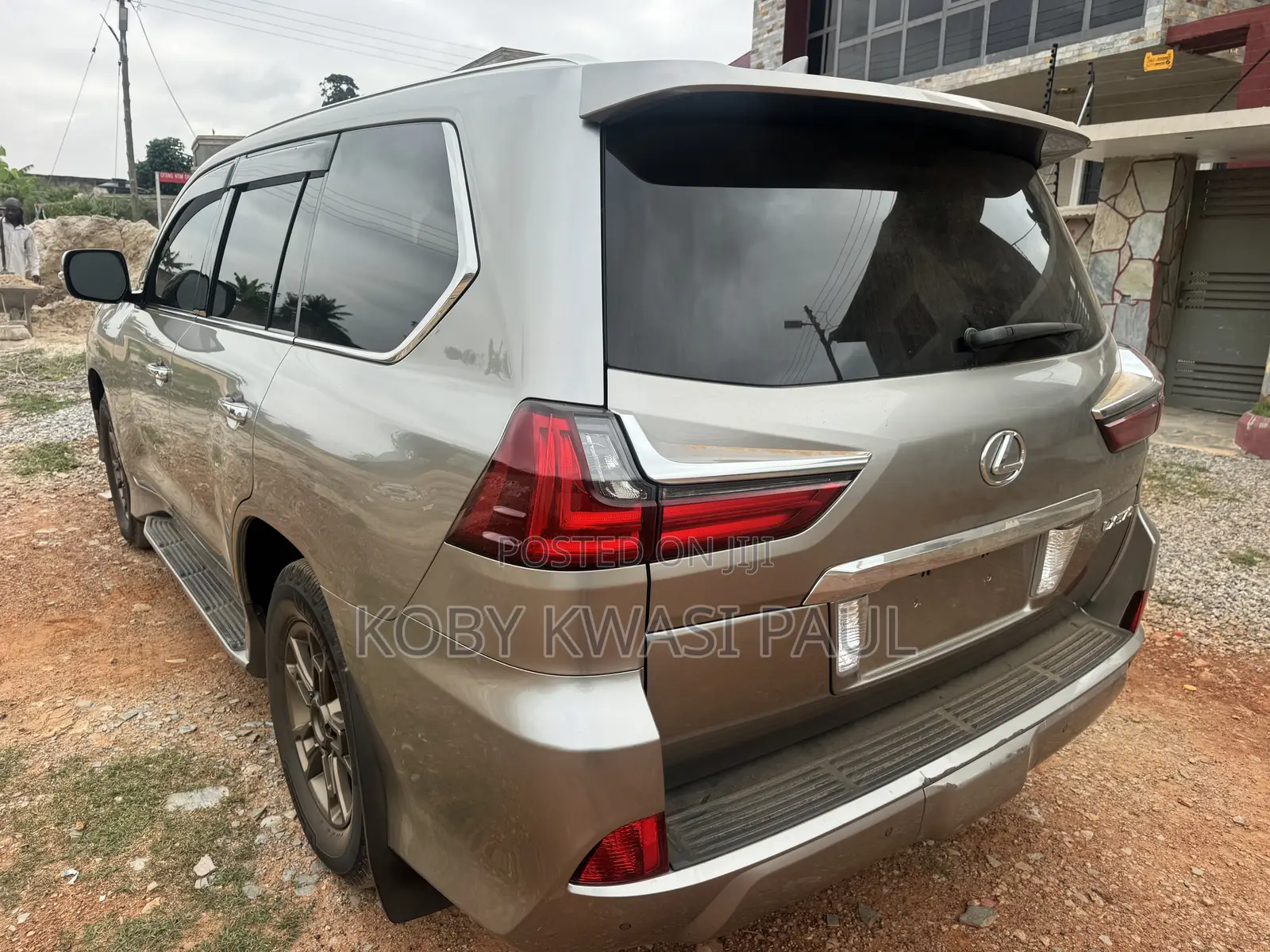 Lexus LX 570 AWD 2017 Gold