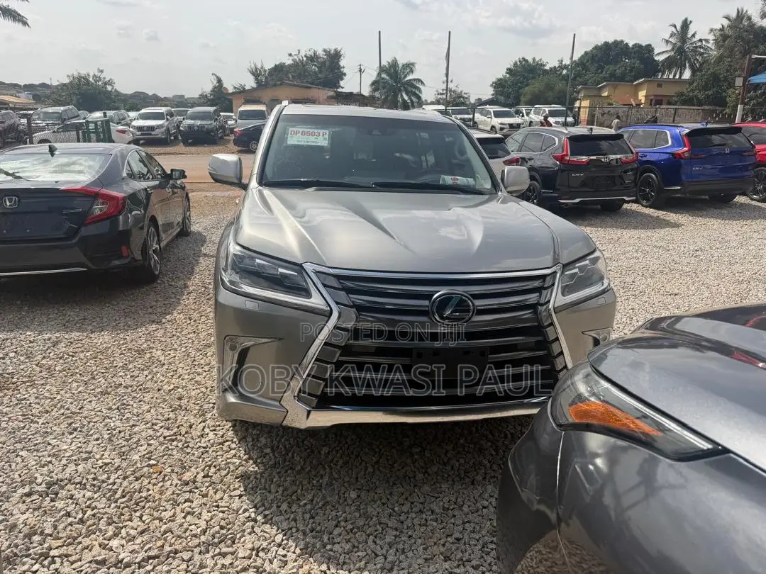 Lexus LX 570 AWD 2017 Gold