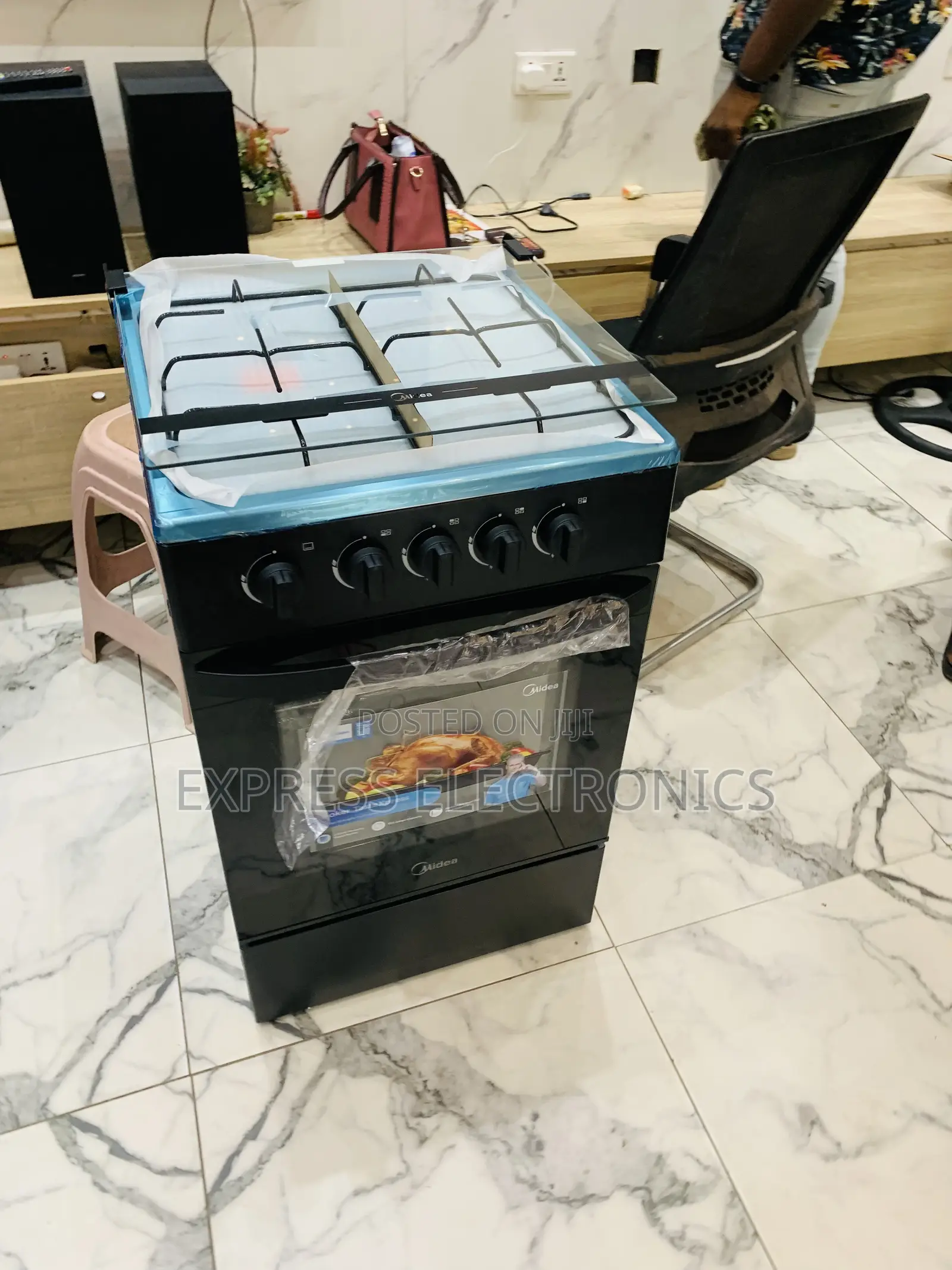 Hot Deals on Midea Gas Cooker Oven Black 4burner