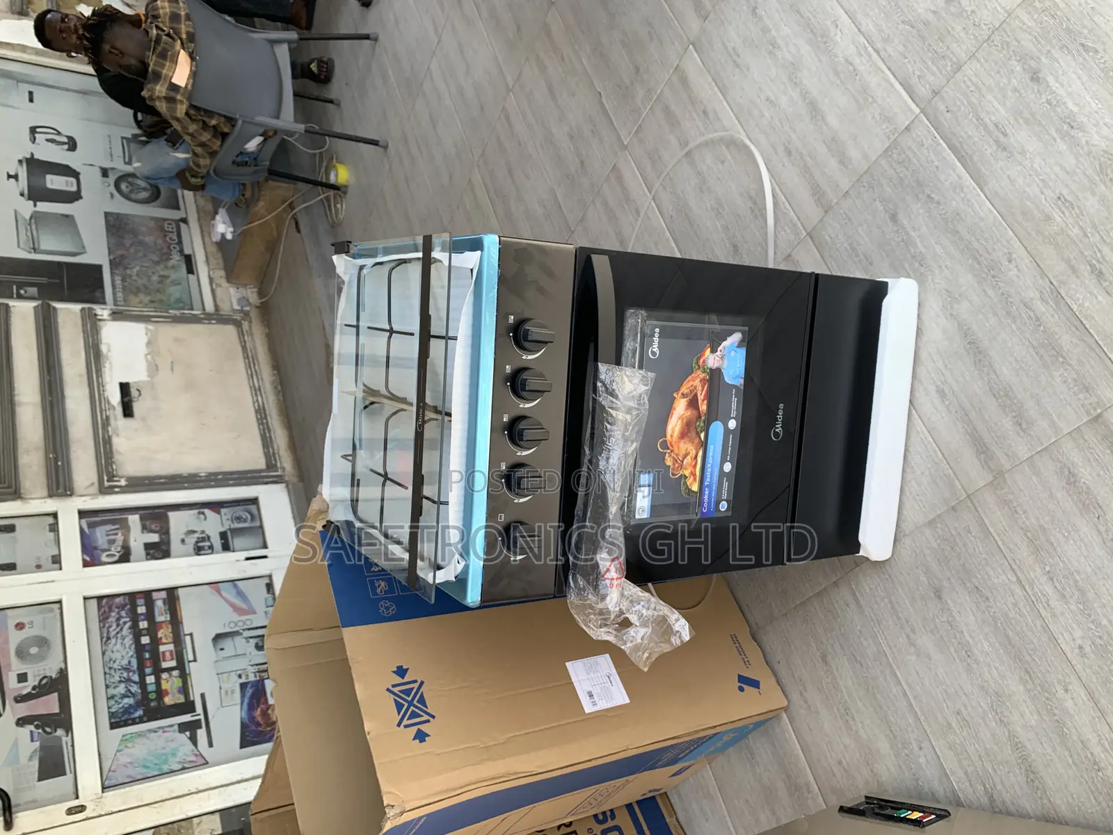 Newly Bulky Midea 4 Burner Gas Cooker 50x50 Grey