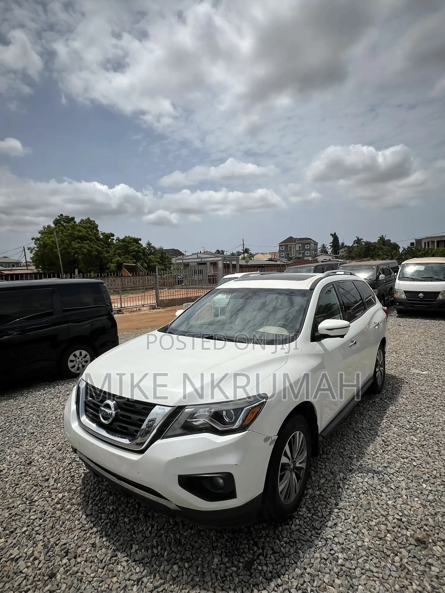 Nissan Pathfinder 2017 White