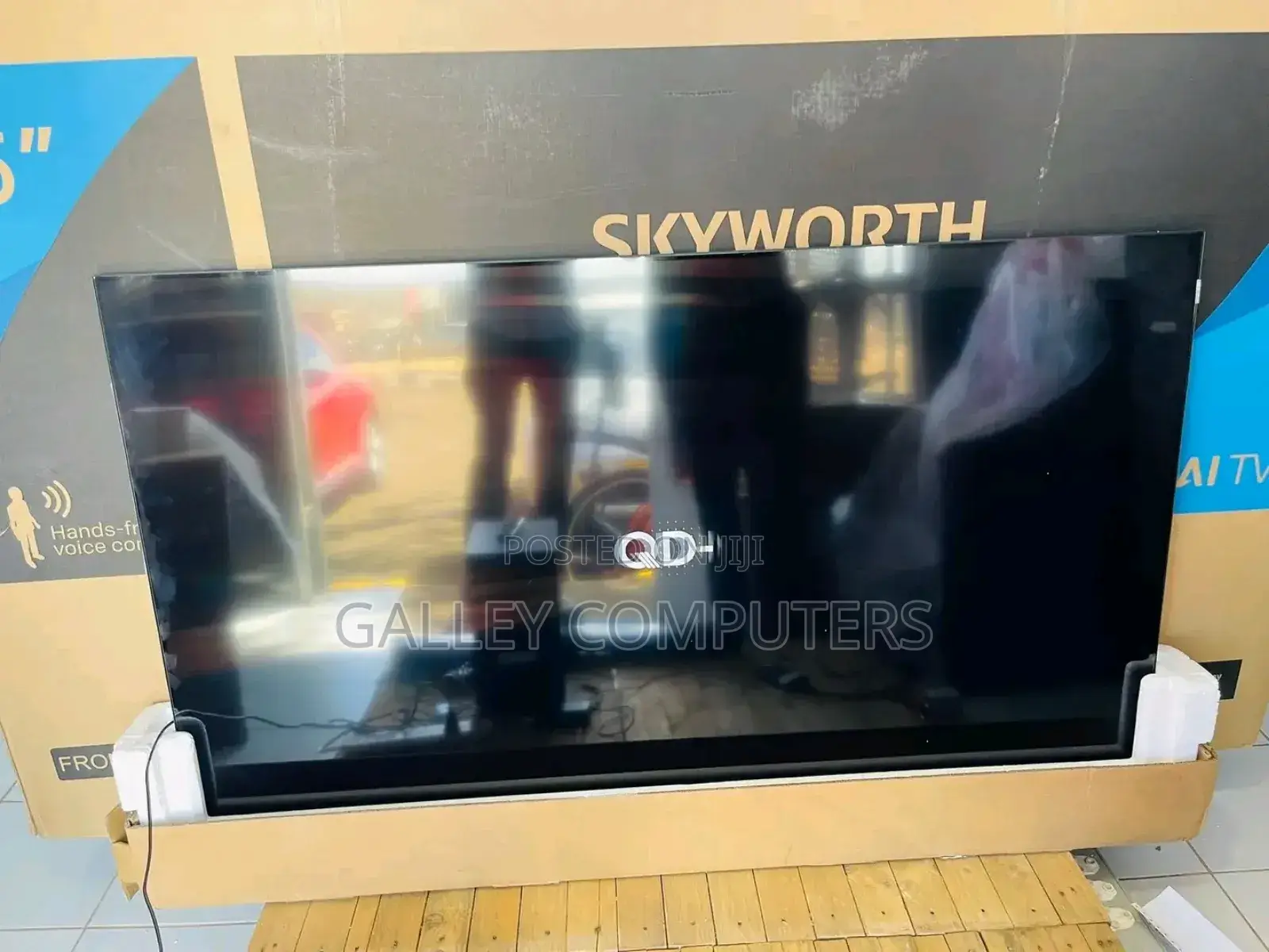 TCL Smart Tv With Accessories