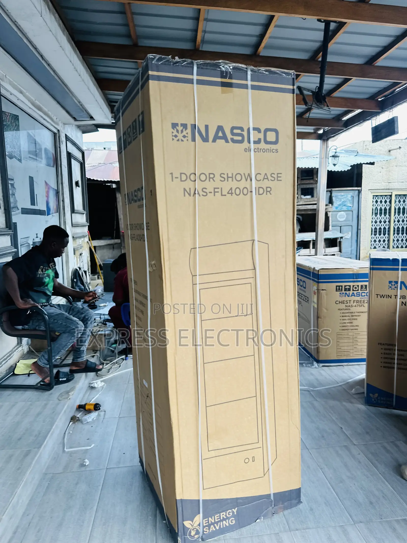 Zealous Sleek Display Fridge Nas-350-1dr