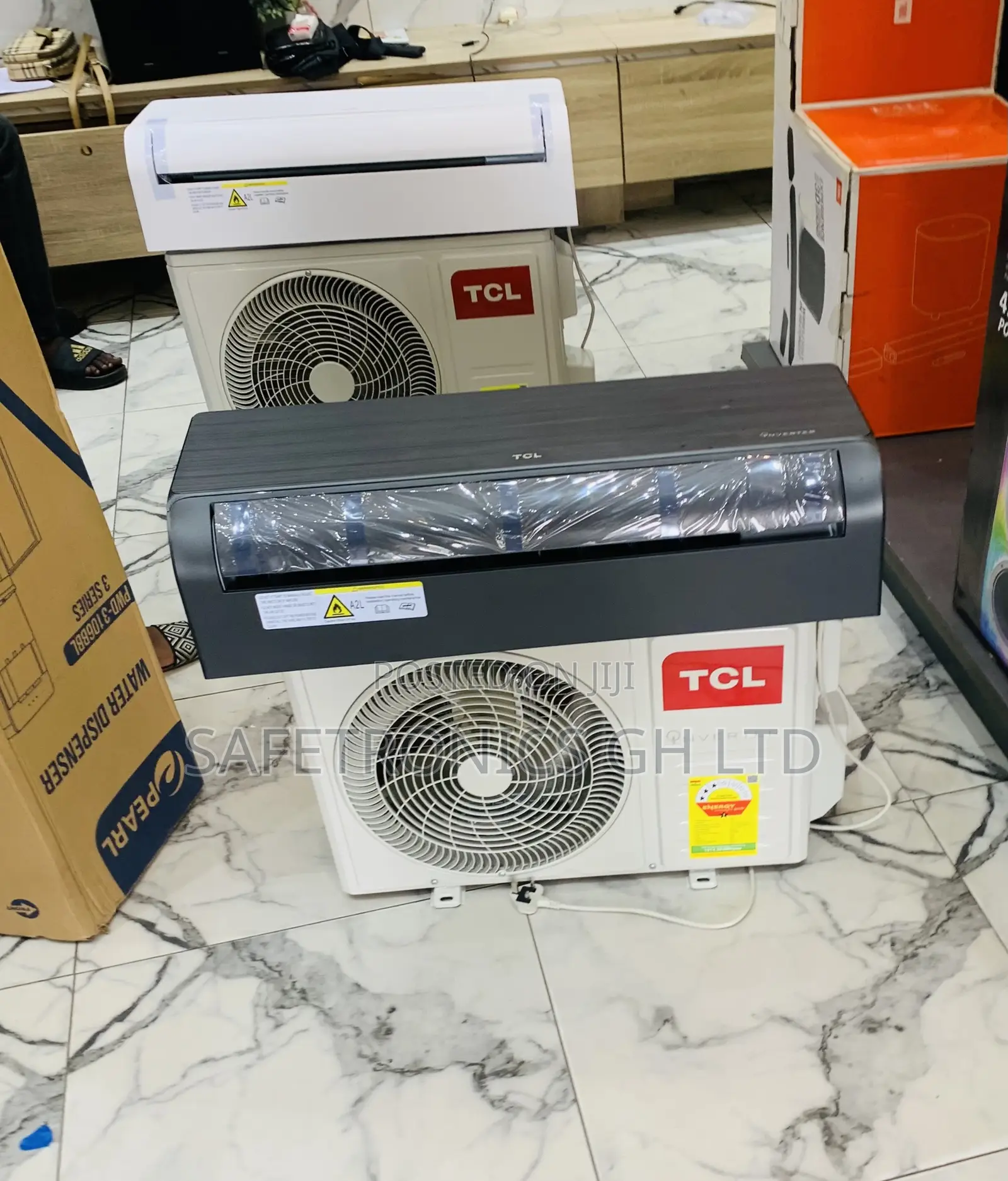 Correct New TCL 1.5 Hp Inverter Air Conditioner Black