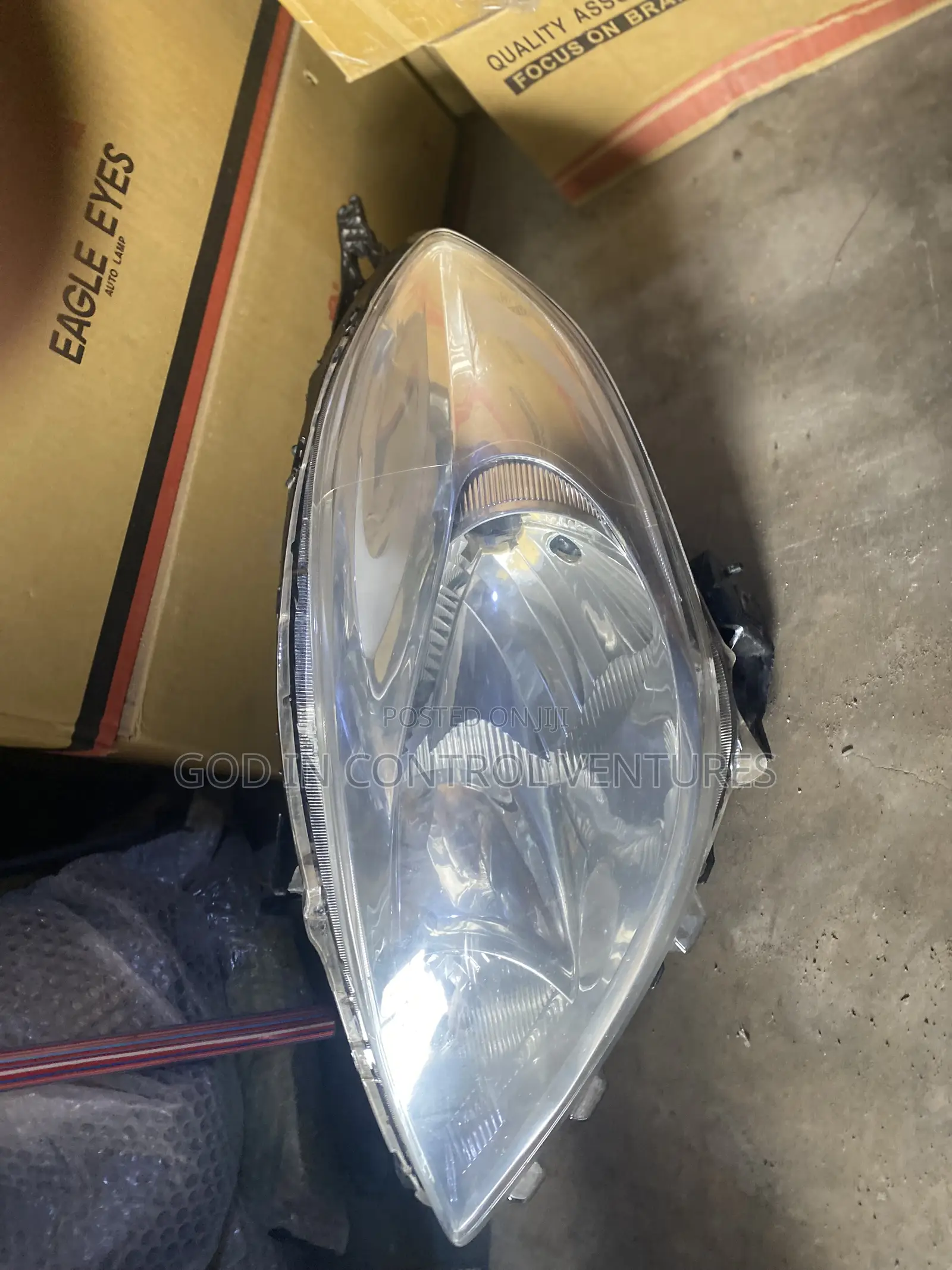 Nissan Versa 2014 All White Headlight