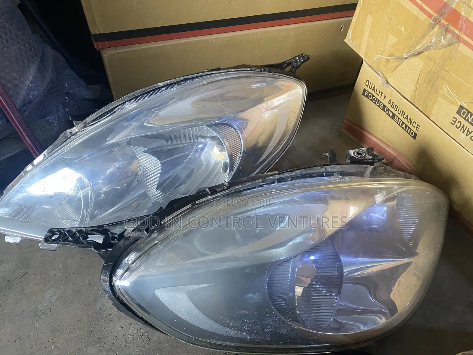 Nissan Versa 2014 All White Headlight