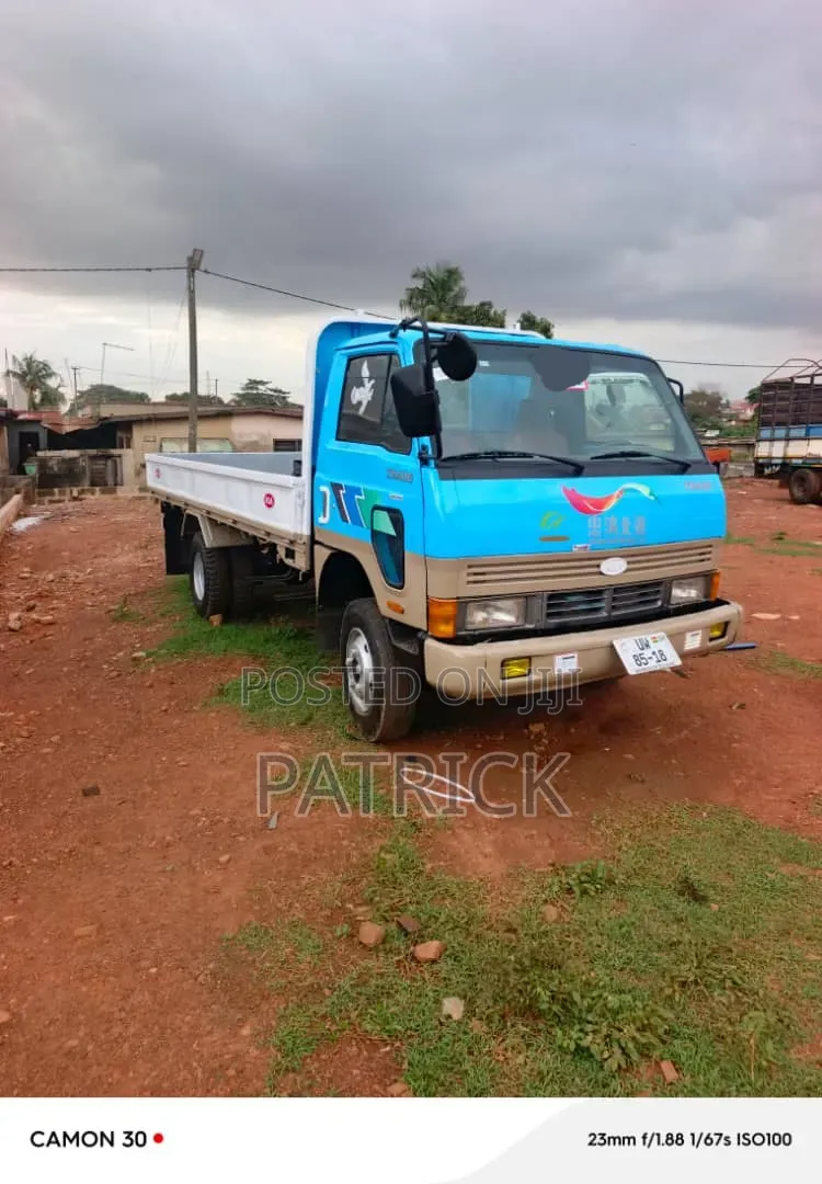Kia Trade Truck 2000 Blue