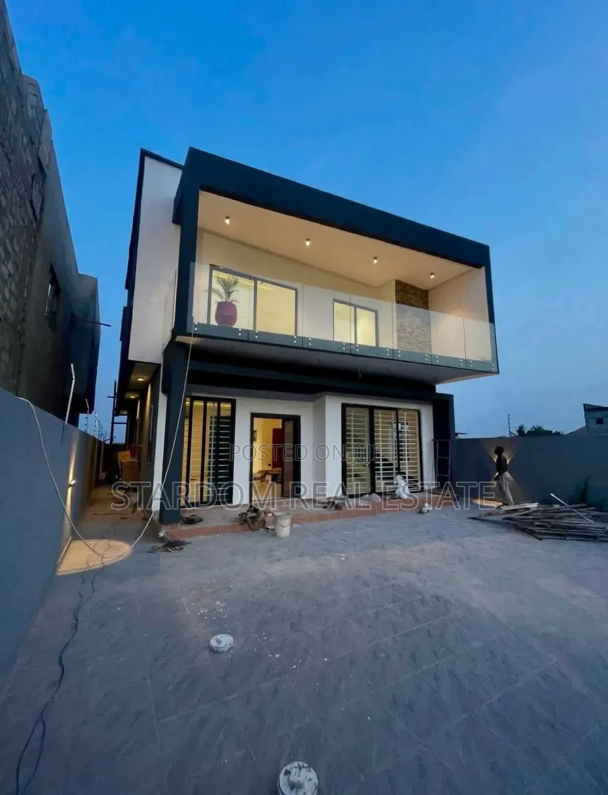 4bdrm Duplex in Ayi Mensah, Oyarifa Mall Area for sale