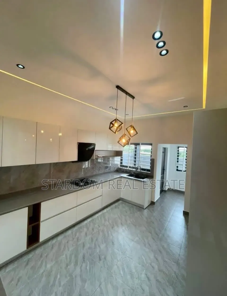 4bdrm Duplex in Ayi Mensah, Oyarifa Mall Area for sale