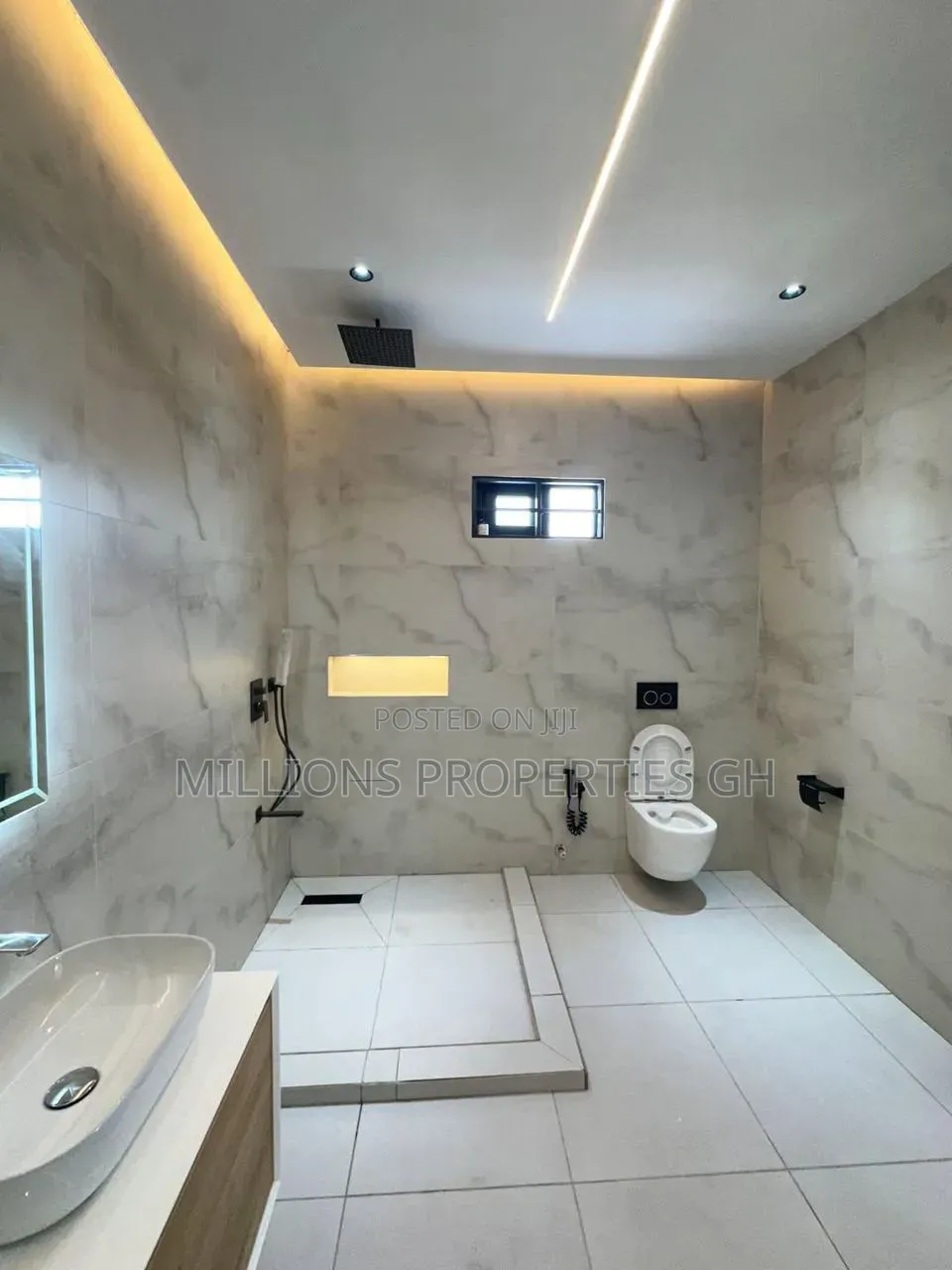 3bdrm House in Millions Properties, Accra Metropolitan for sale