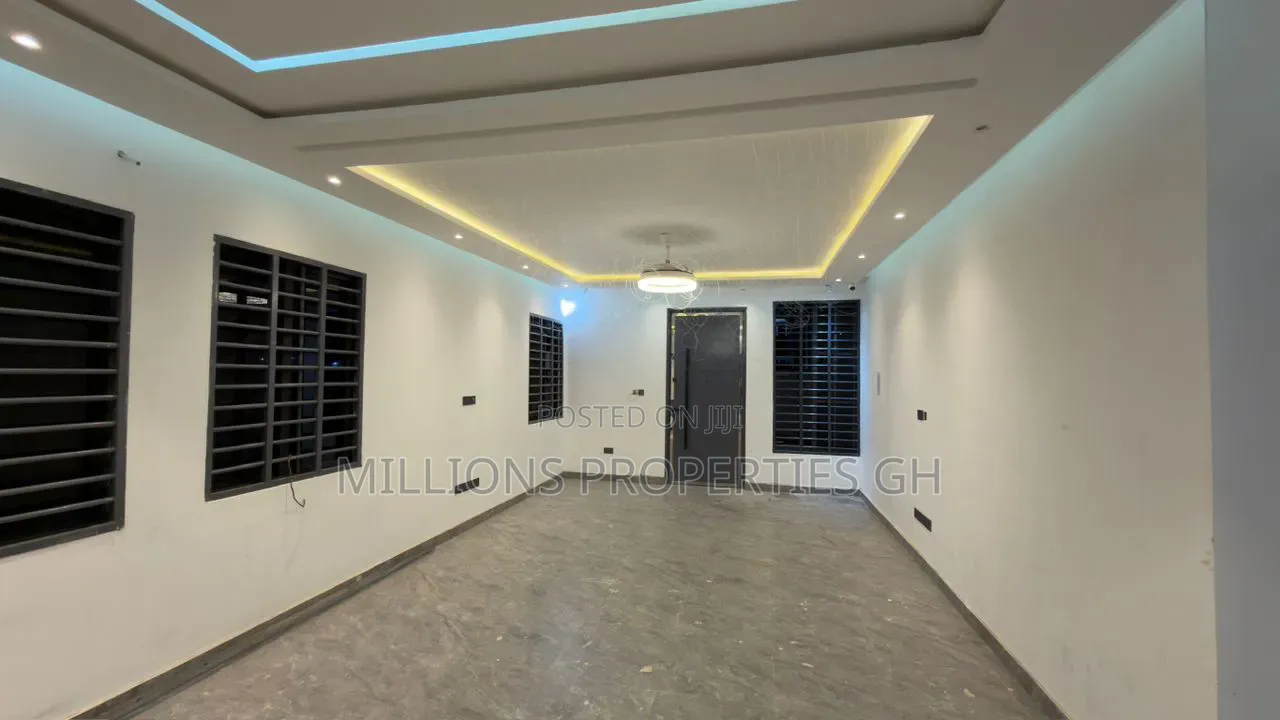 3bdrm House in Millions Properties, Accra Metropolitan for sale