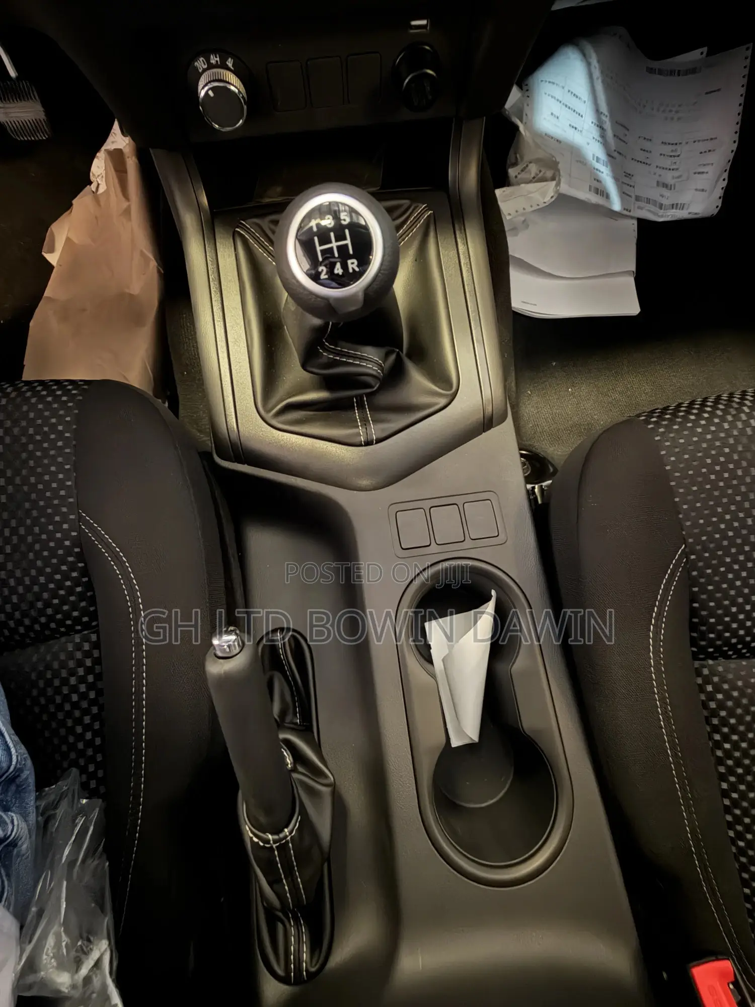 New Nissan Pick-Up 2025 White