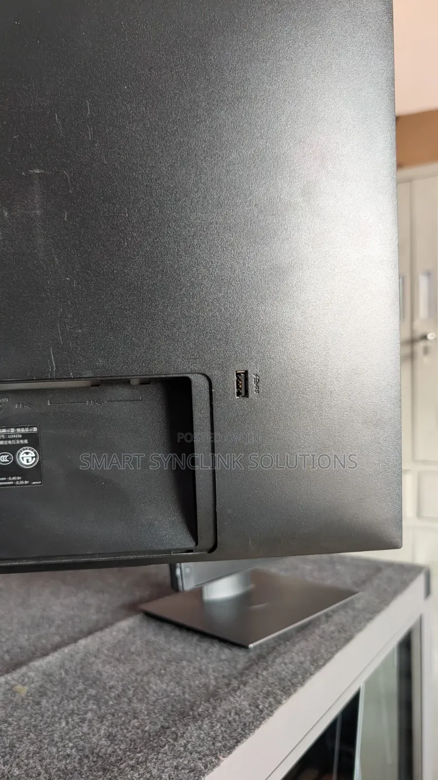 24" Dell Ips Edgeless Monitor