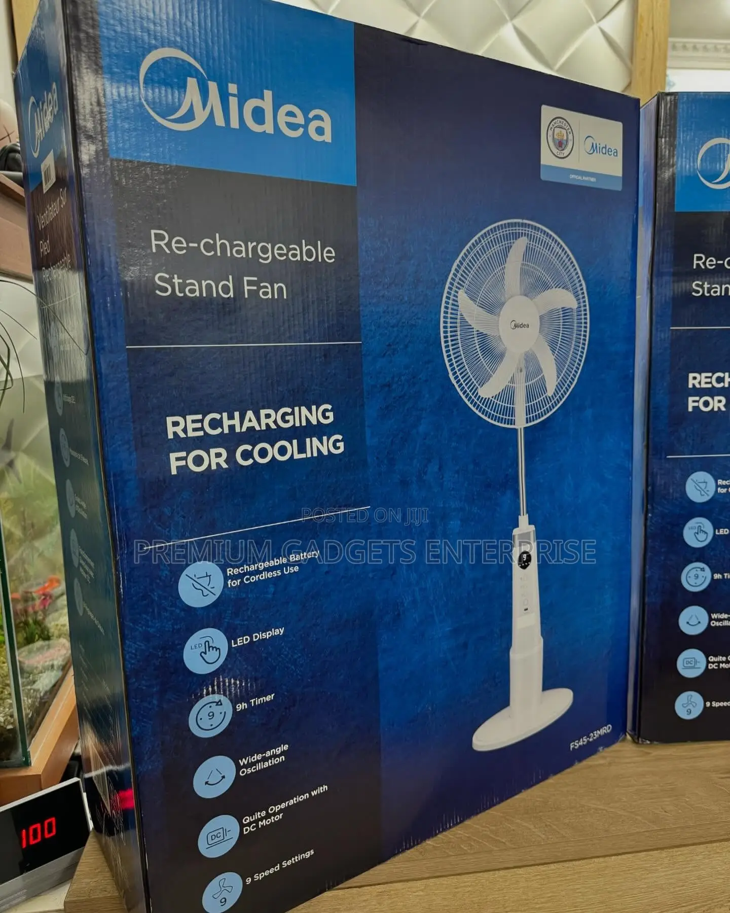 Midea 9-Speed 18" Night Light, Usb Port Rechargeable Stand Fan