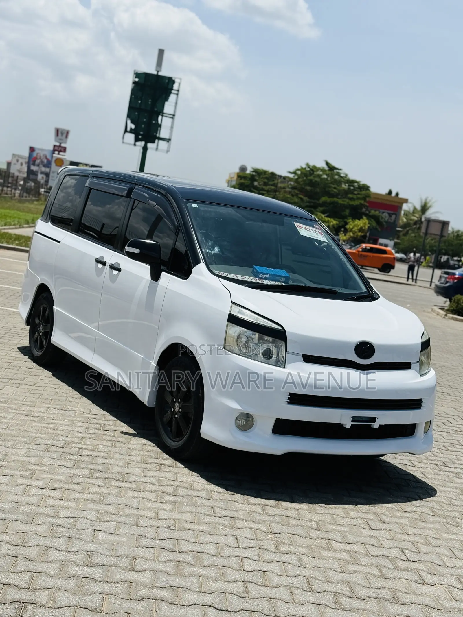 8 Seater Voxy _ Car Rental