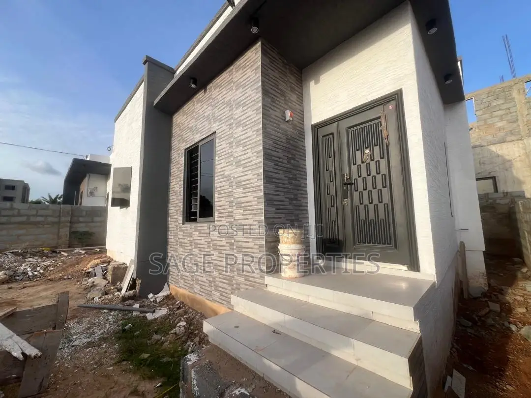 2bdrm House in Lake Side Estate for sale