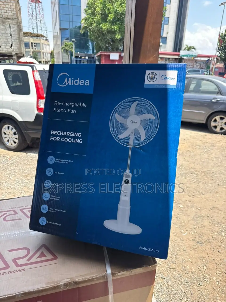 Quality Sleek Midea Fan 18”Rechargeable