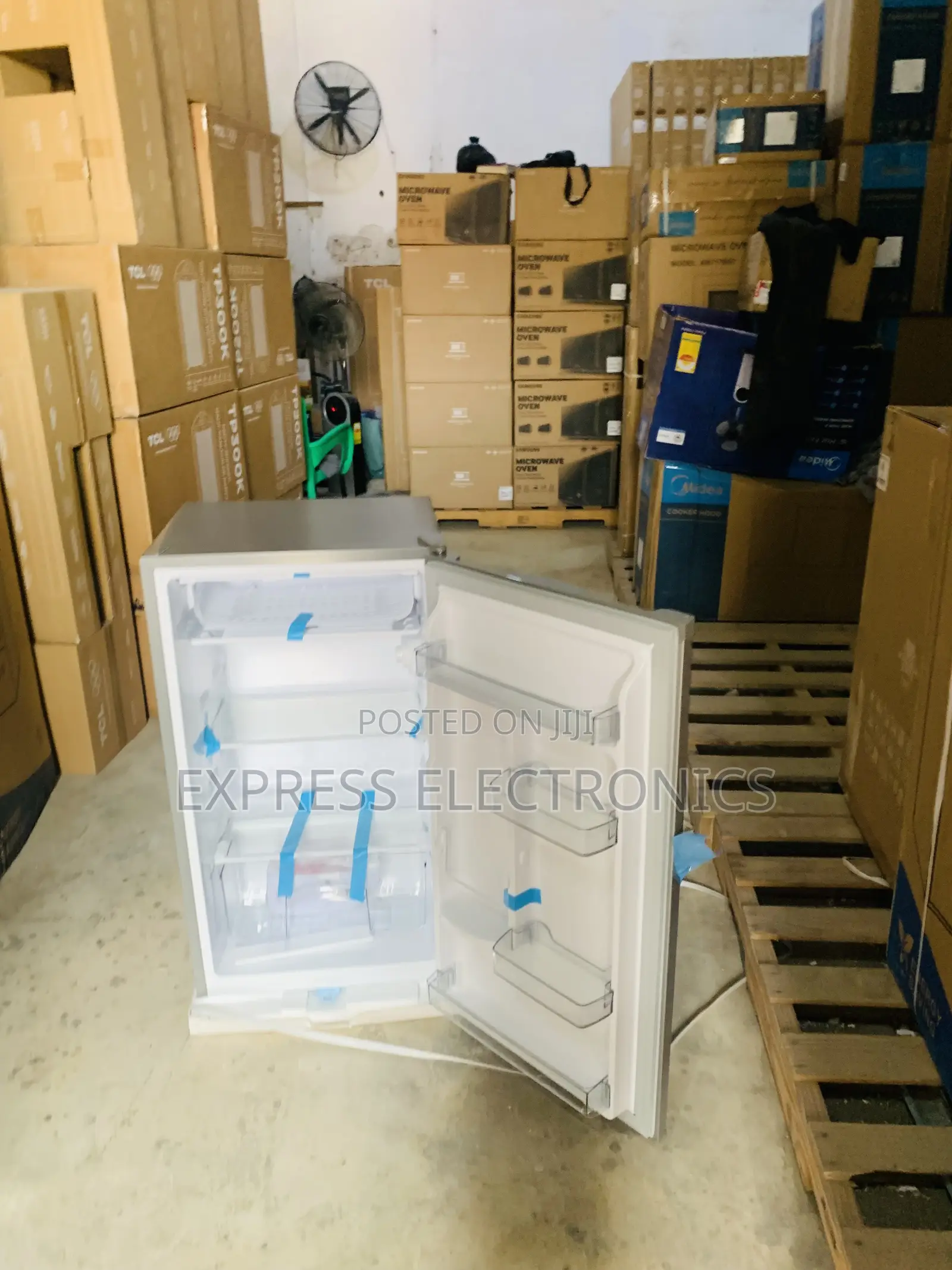 Available Now at Store Single Door Fridge Tabke Top TCL