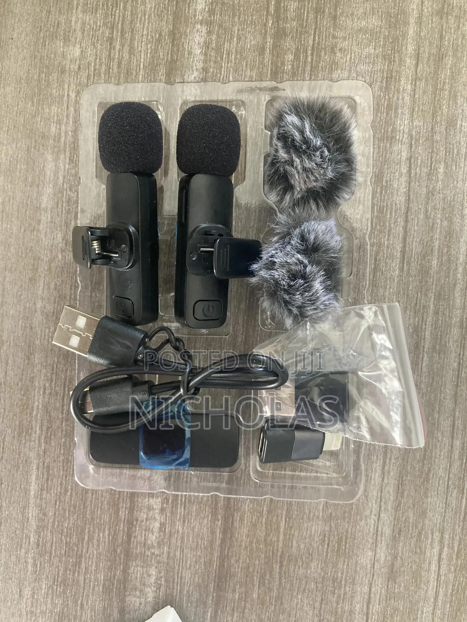 Wireless Lavalier Microphone - For iPhone, Type C and Laptop(Usb)