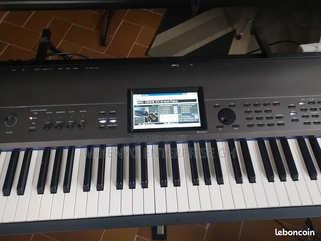 Korg Korg Krome Ex 88-Key Synthesizer Workstation With Free Stand