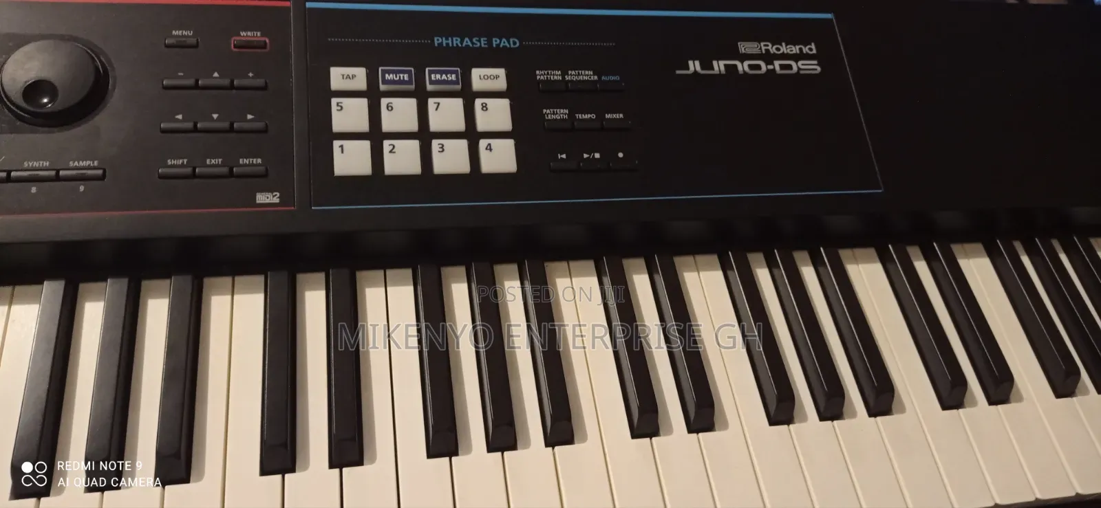 Roland Juno-Ds88 Synthesizer
