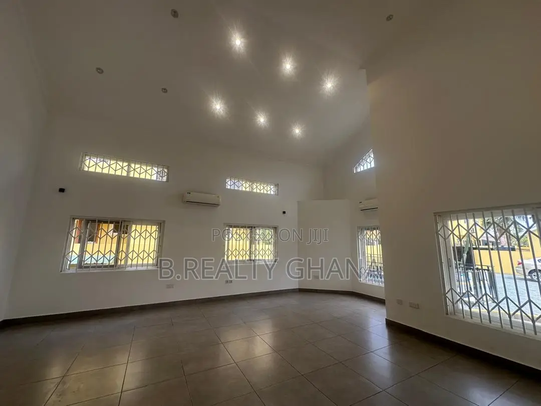 4bdrm House in Airport Residential Area for rent