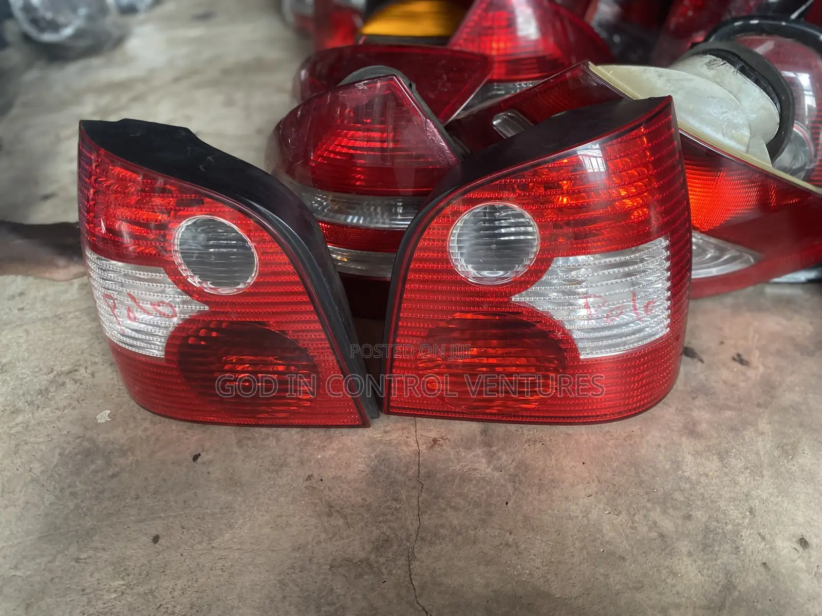 Volkswagen Polo 2005 Tail Light Pair