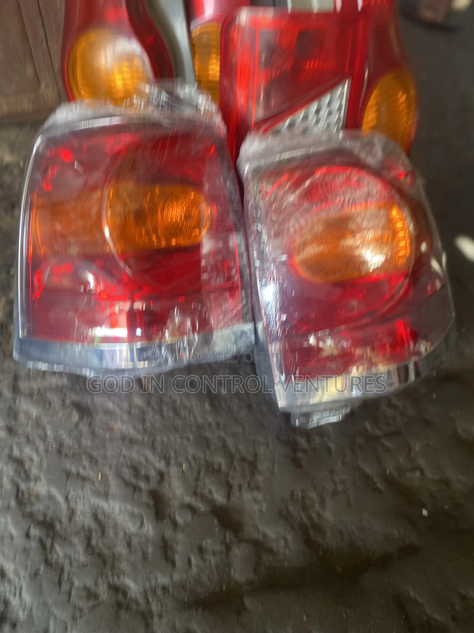 Toyota Land Cruiser 2010-2012 Tail Light Pair