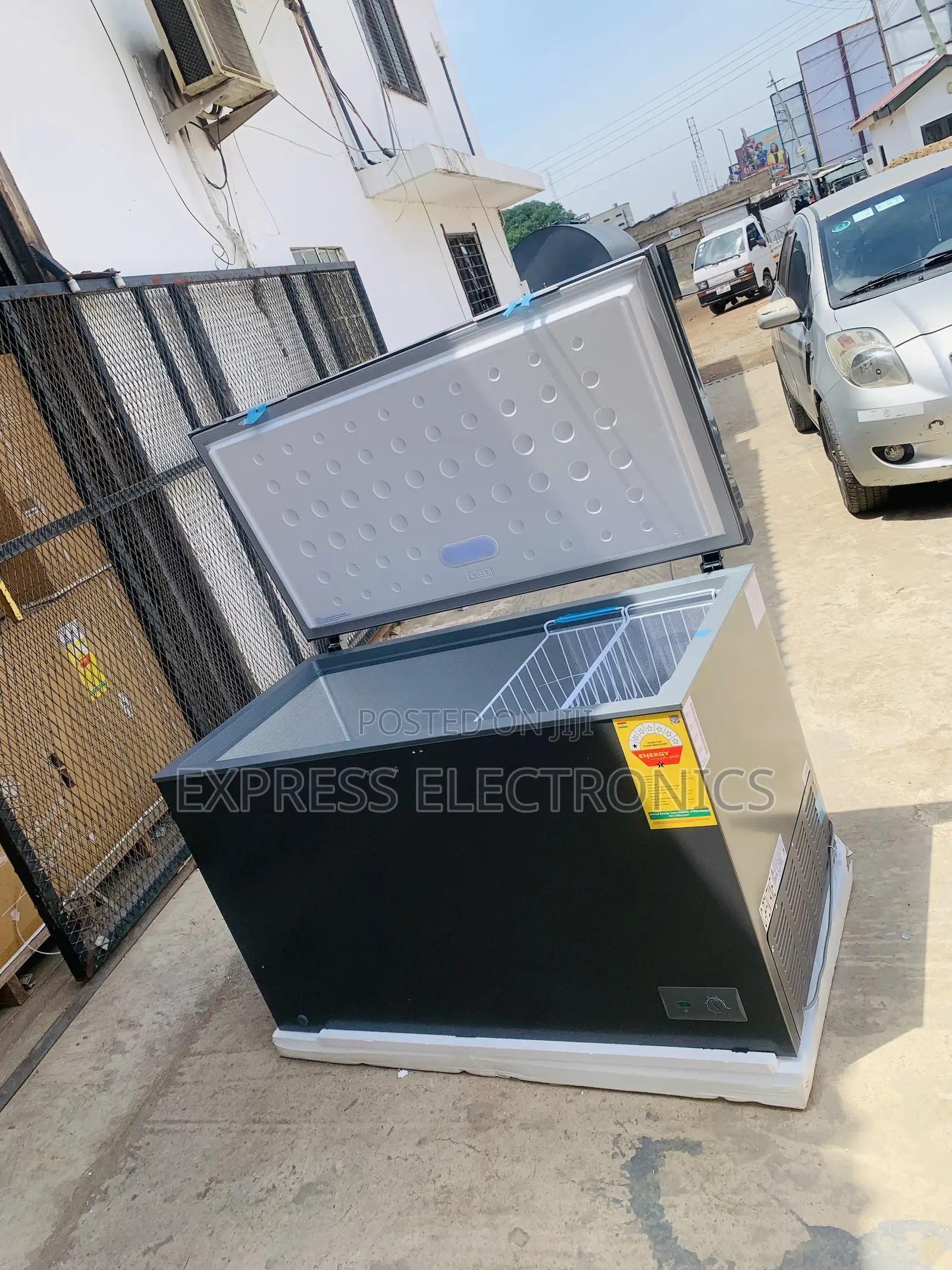 Ultra Modern Sleek Chest Freezer Single Door Samsung 371l