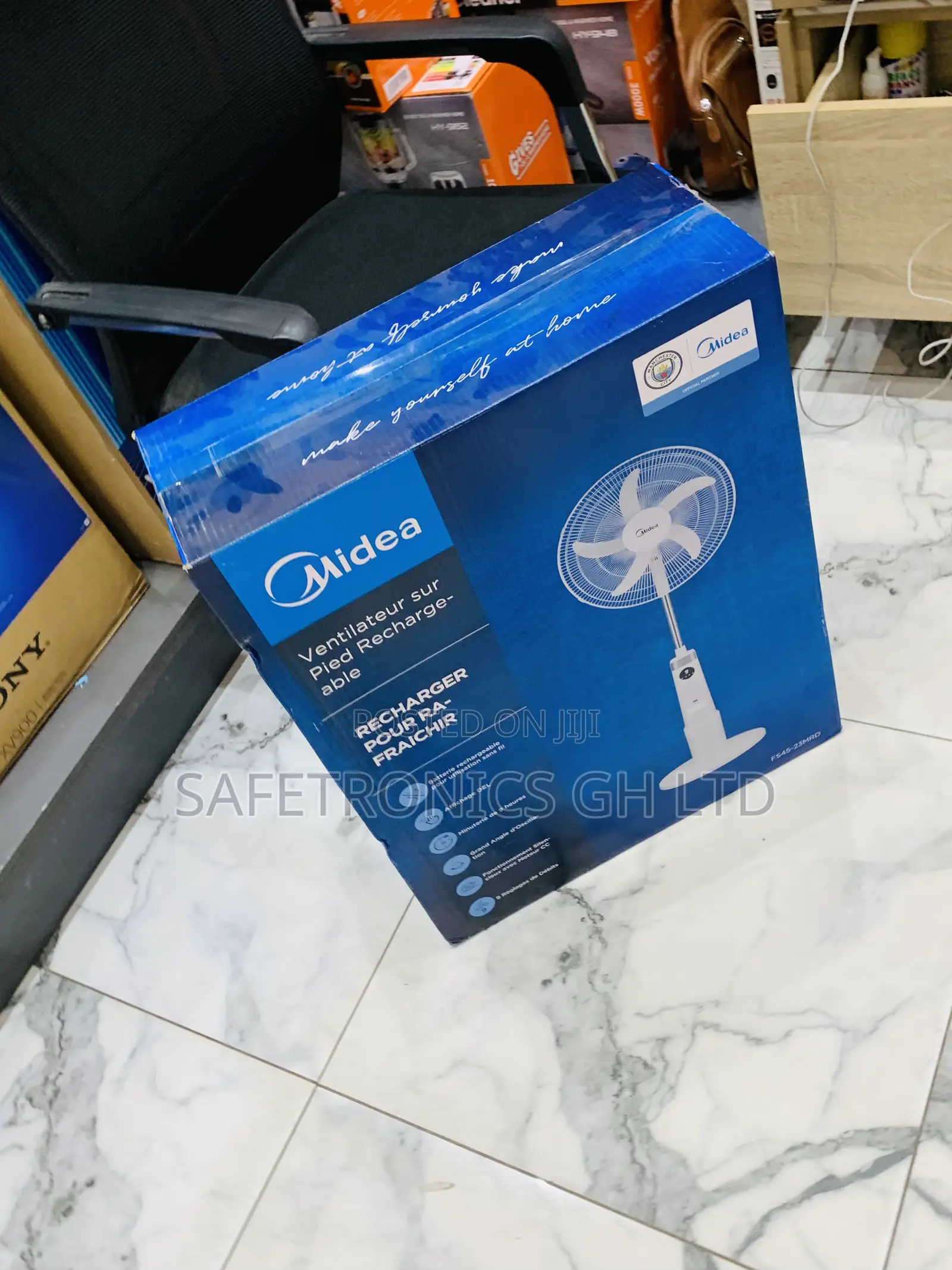 Correct Best Midea 18-Inch Rechargeable White Standing Fan