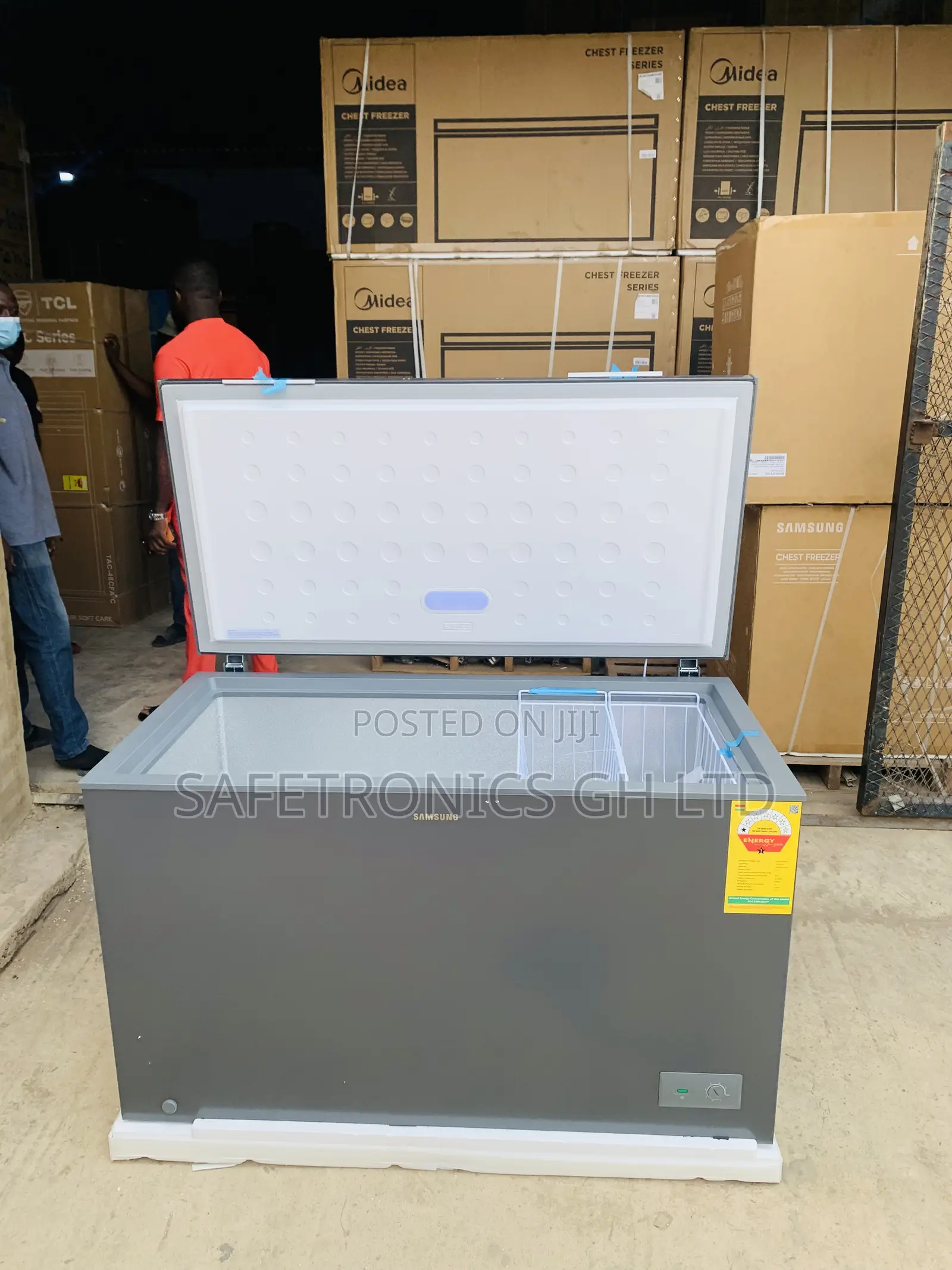 Top Tier Grey Samsung 371l Chest Freezer (Model Ri70f37v1gagh)