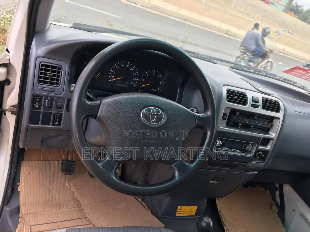 Toyota HiAce 2009 Grey