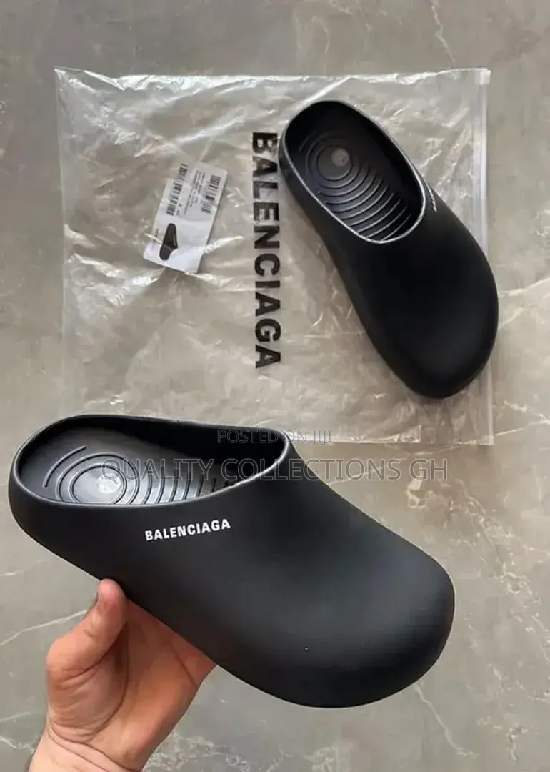 Balenciaga Pool Closed Slides