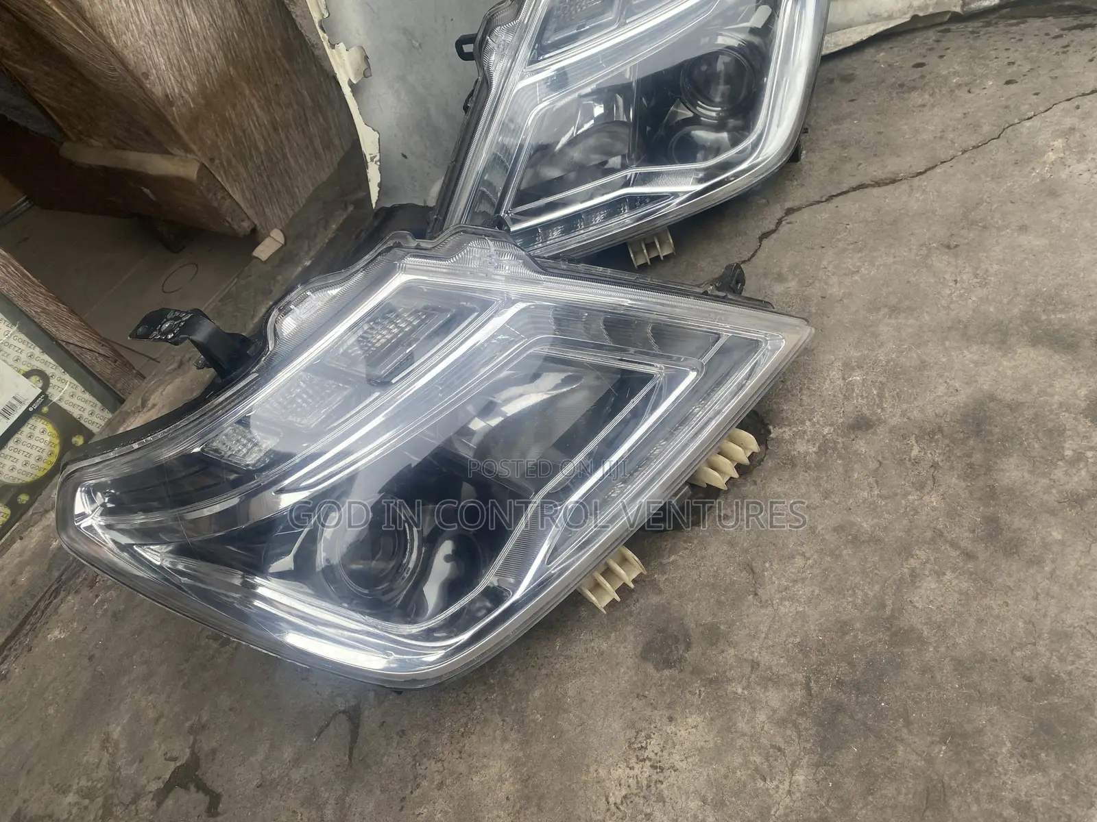 Nissan Patrol 2012 Headlight Pair Led